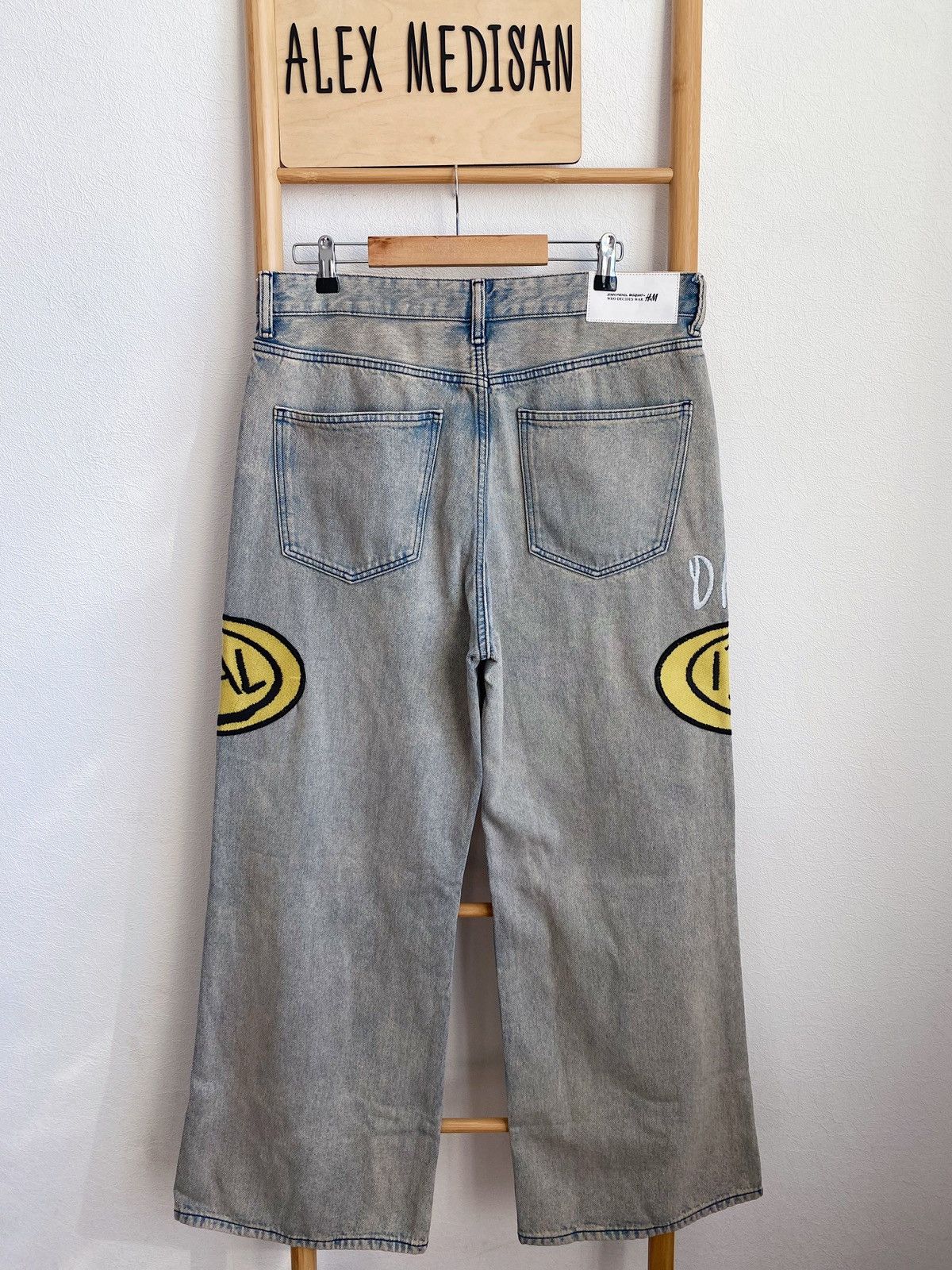 H&M × Jean-Michel Basquiat × Who Decides War Who Decides War bootcut loose jeans H&M x Basquiat x Ev&Tela Size US 34 / EU 50 - 13 Thumbnail