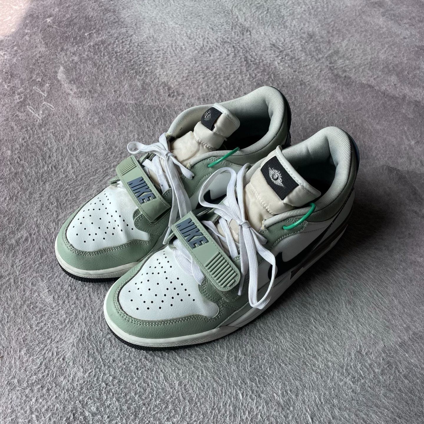 Nike Nike Green Lowtop Sneakers 44 Men Size US 10.5 / EU 43-44 - 1 Thumbnail