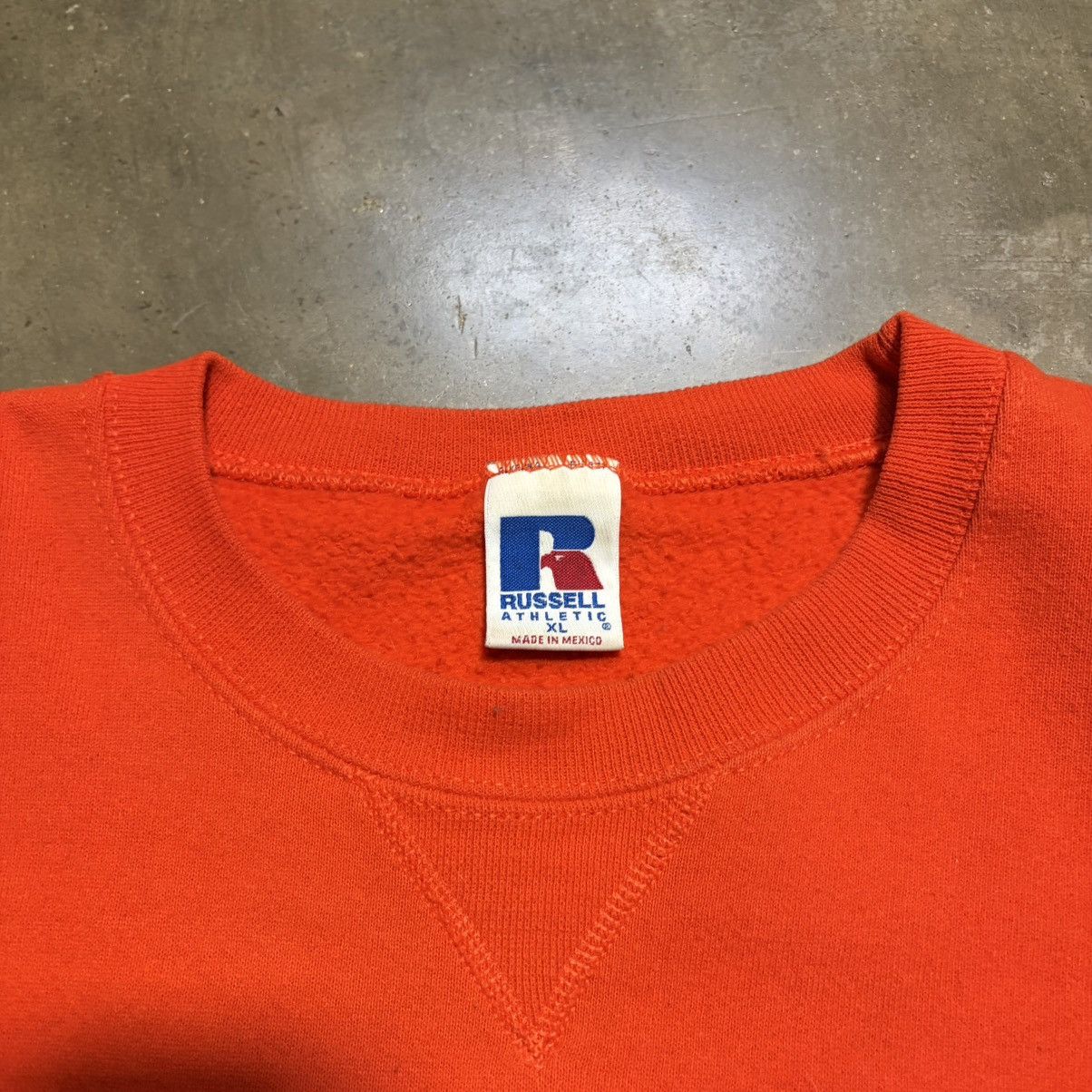 Russell Athletic Vintage 90s Russell Athletic Crewneck Sweatshirt Tigers Size US XL / EU 56 / 4 - 9 Thumbnail