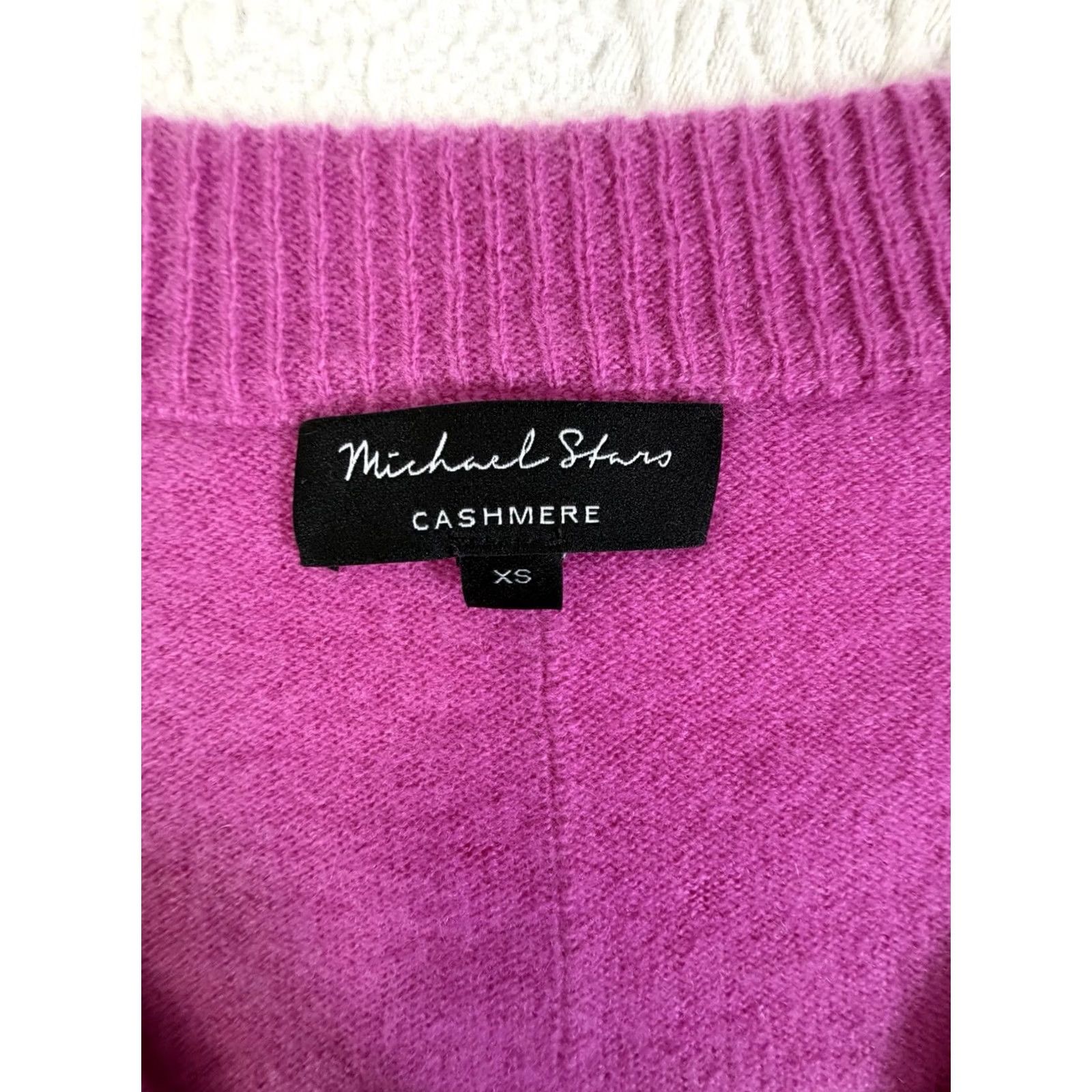 Michael Stars VINTAGE? No. Michael Stars Pink Cashmere V-Neck Pullover Sweater XS Women Long Sleeve Pullover Shirt? Size XS / US 0-2 / IT 36-38 - 5 Thumbnail