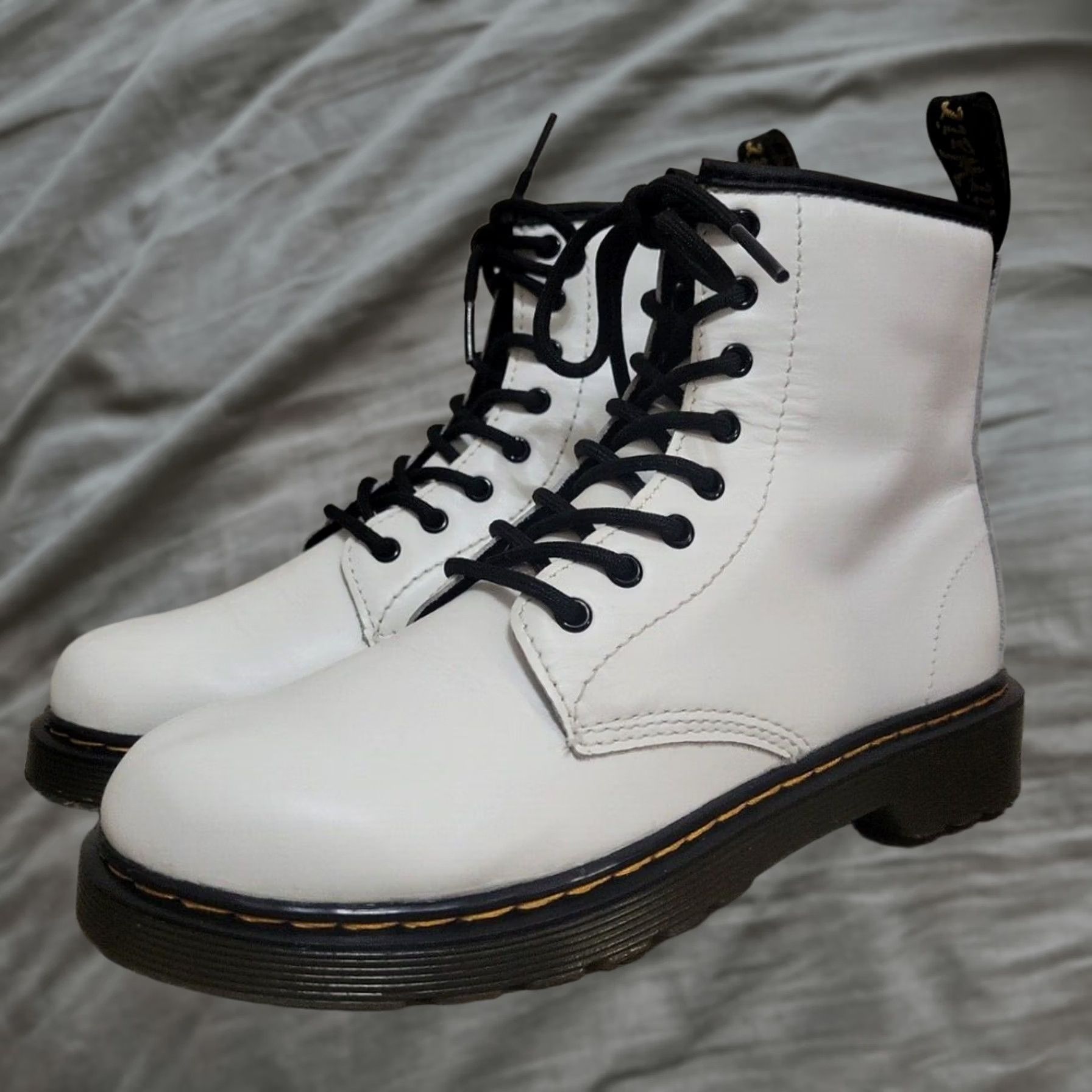 Dr. Martens Dr. Martens 1460 J Boots Women's Sz 5 White Leather Round Toe Lace Up/Zip Ankle Size US 5 / IT 35 - 1 Thumbnail