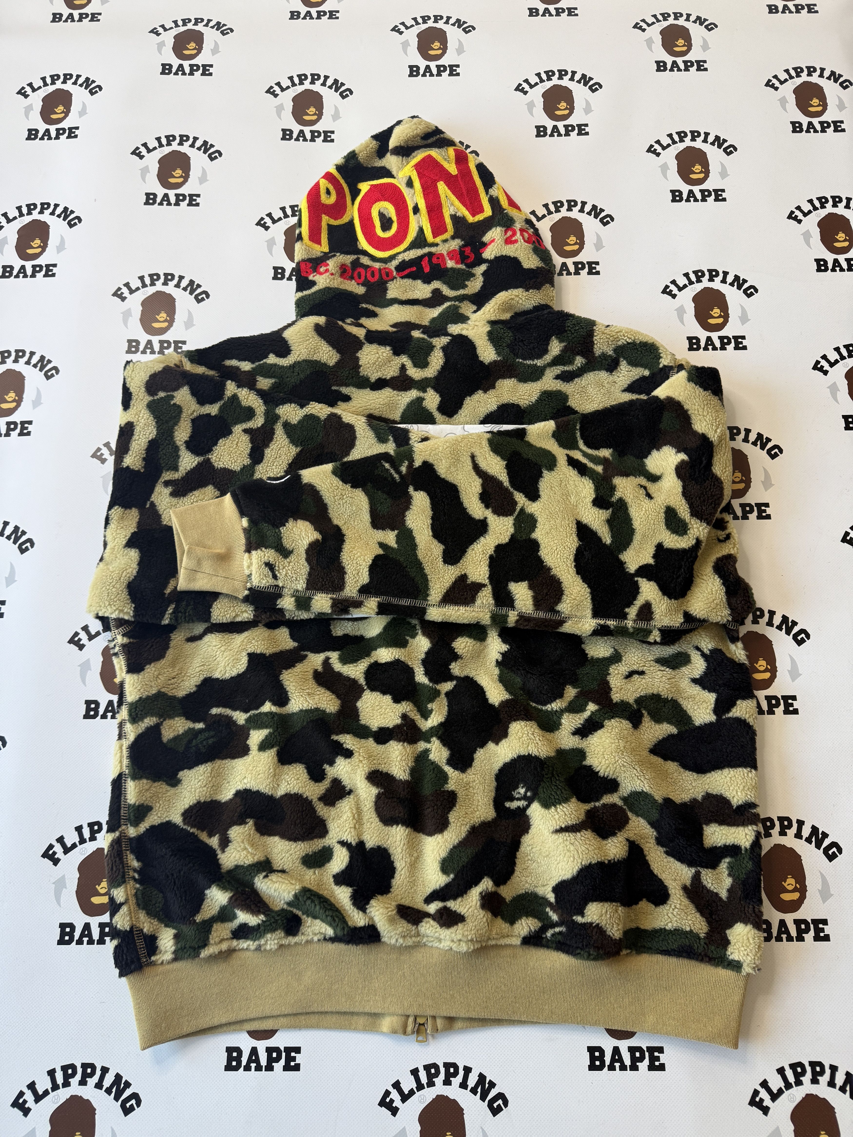 Bape × October's Very Own BAPE 1ST CAMO 2ND SHARK BOA HOODIE JACKET Size US L / EU 52-54 / 3 - 7 Thumbnail