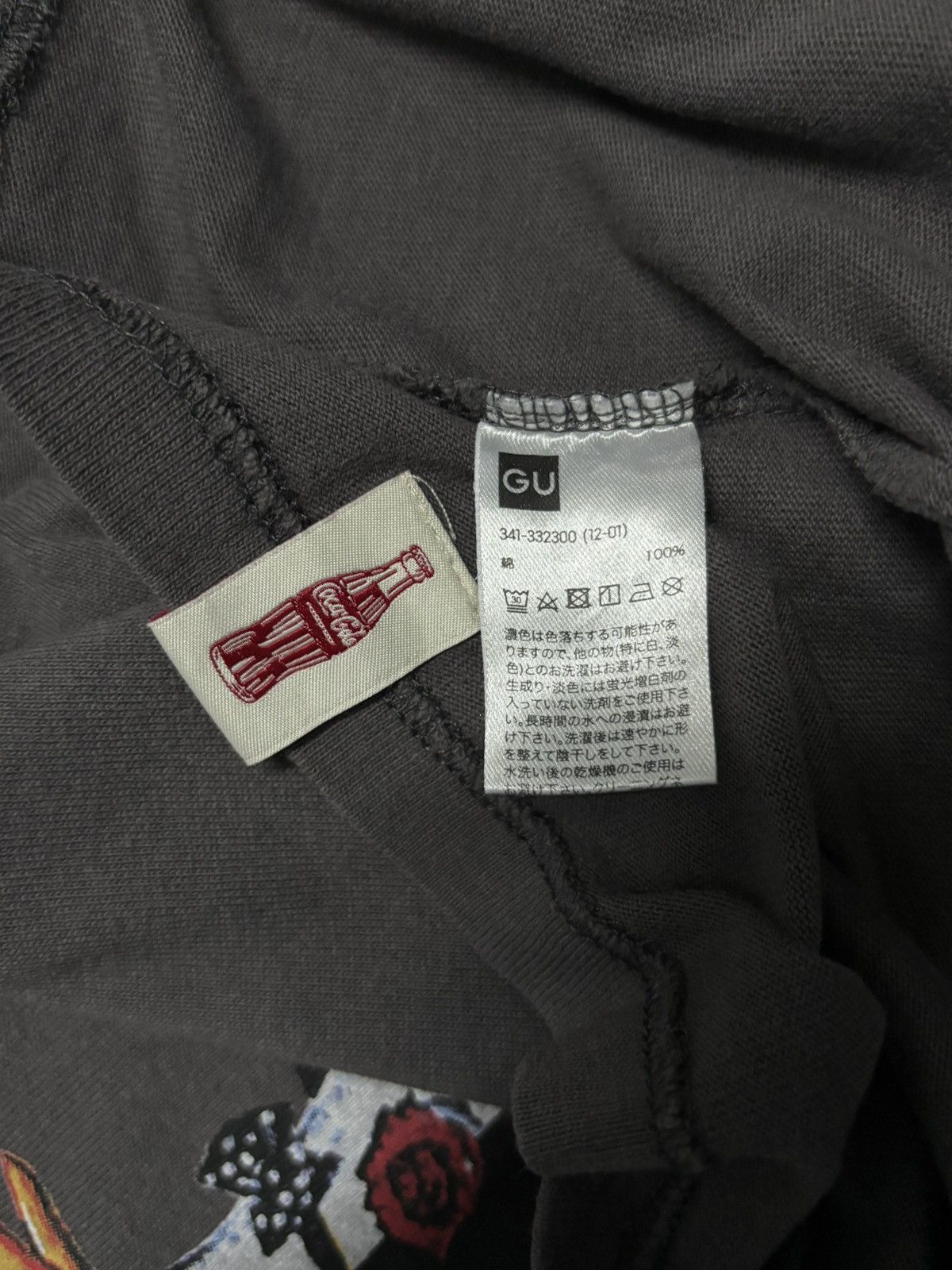 GU × Undercover GU x Coca Cola Penguin Graphic Printed T-shirt Size US M / EU 48-50 / 2 - 15 Thumbnail