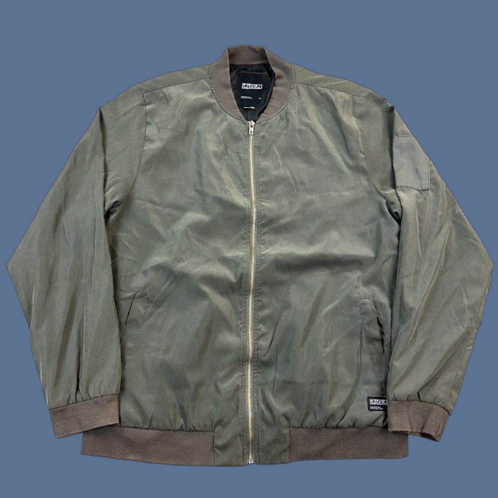 Vintage Ezekiel Rico Jacket Mens 2XL Olive Lightweight Full Zip Bomber Skateboard Casual Shirt Mens 2XL Green Retro Punk Hipster USA Size US XXL / EU 58 / 5 - 1 Thumbnail