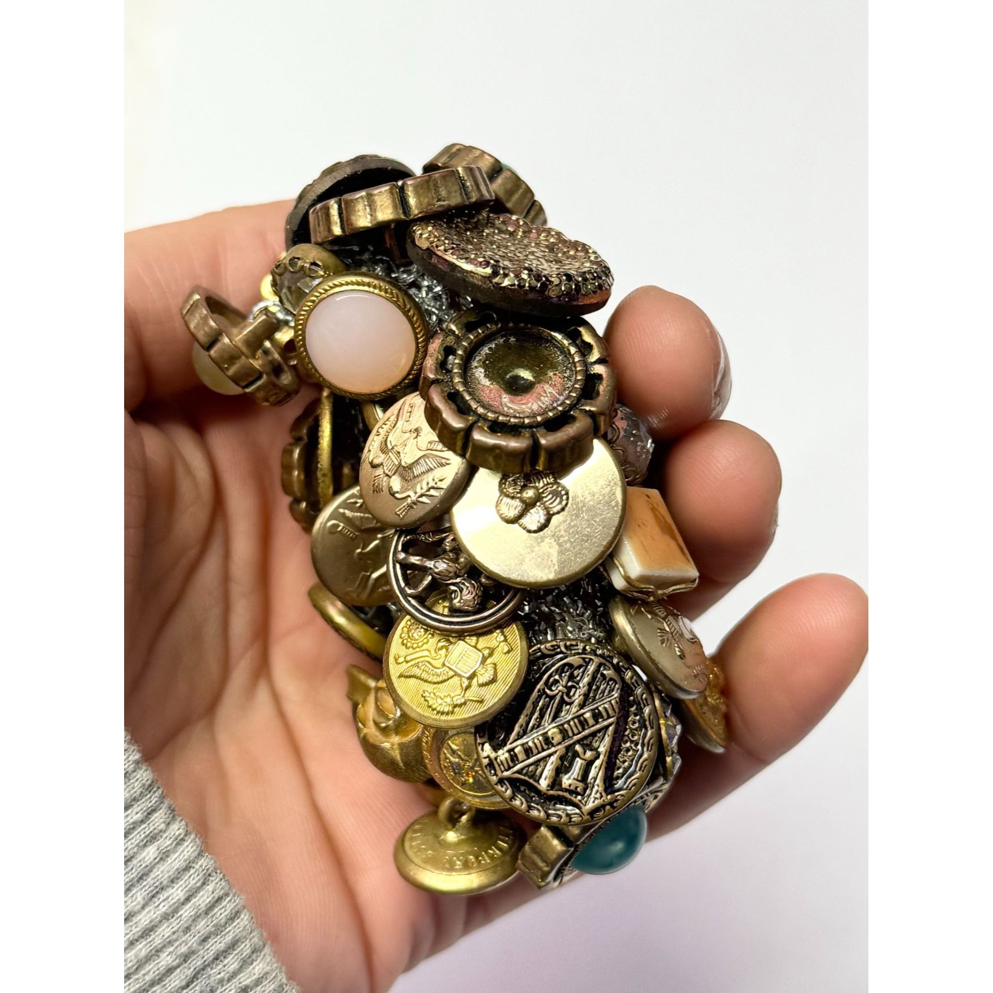 Vintage Vintage estate button charm handmade stretch bracelet Size ONE SIZE - 9 Thumbnail