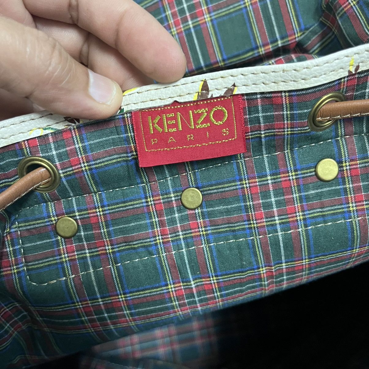 Kenzo Authentic Vintage Kenzo Paris Floral Leather Backpack Size ONE SIZE - 7 Thumbnail