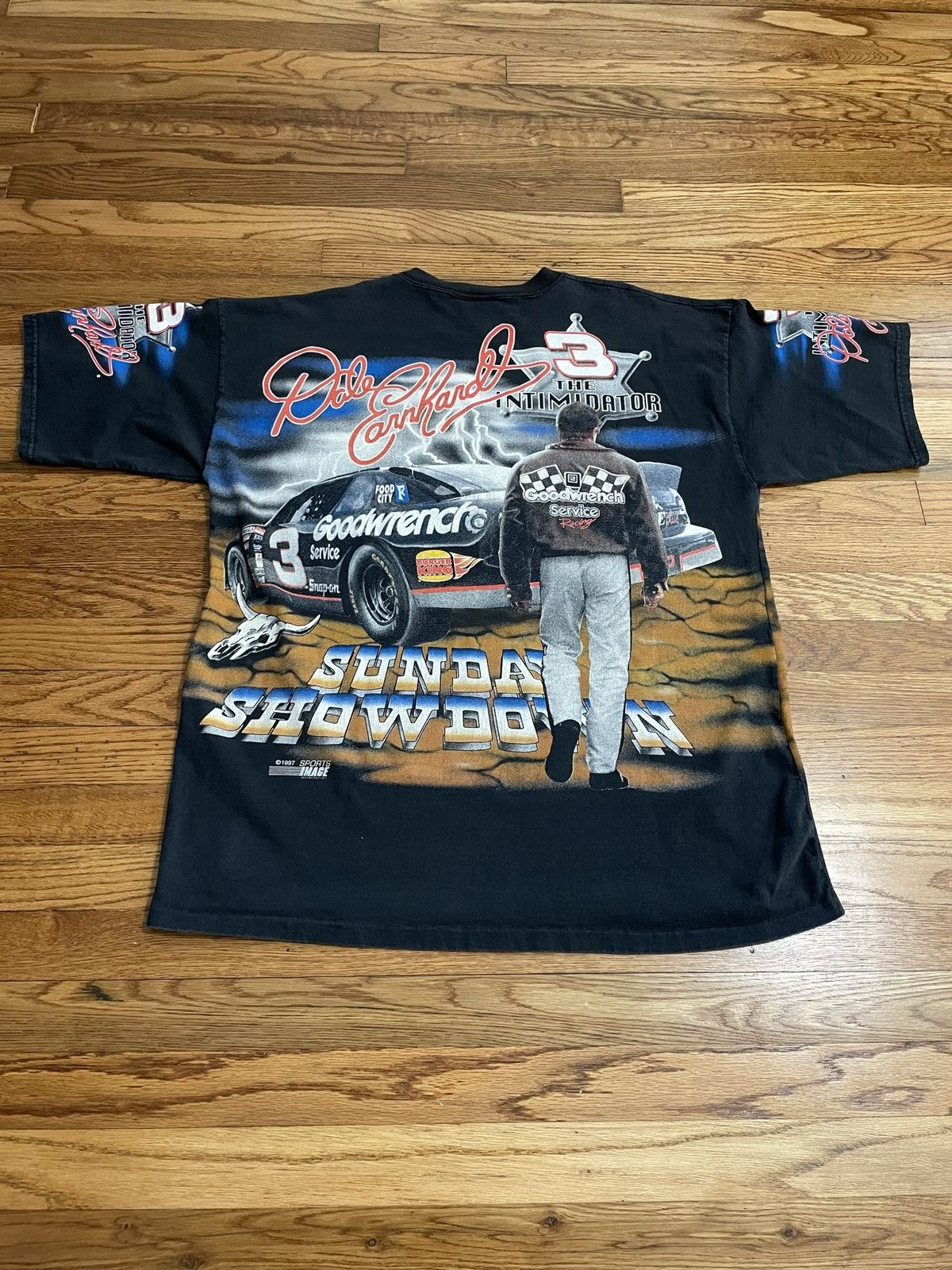 Chase Authentics × NASCAR × Vintage Vintage 1997 Dale Earnhardt 700 Charging Horses Tee Size US XL / EU 56 / 4 - 4 Thumbnail