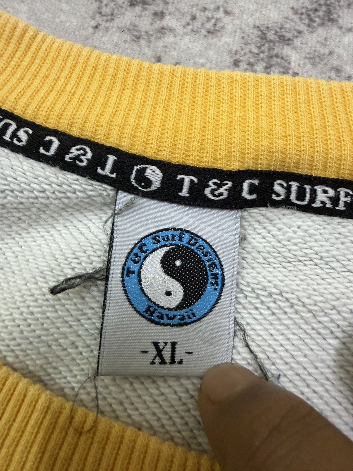 Vintage Vintage T&C Surf Design Hawaii Raglan Sleeve Sweatshirt Size US XL / EU 56 / 4 - 8 Thumbnail