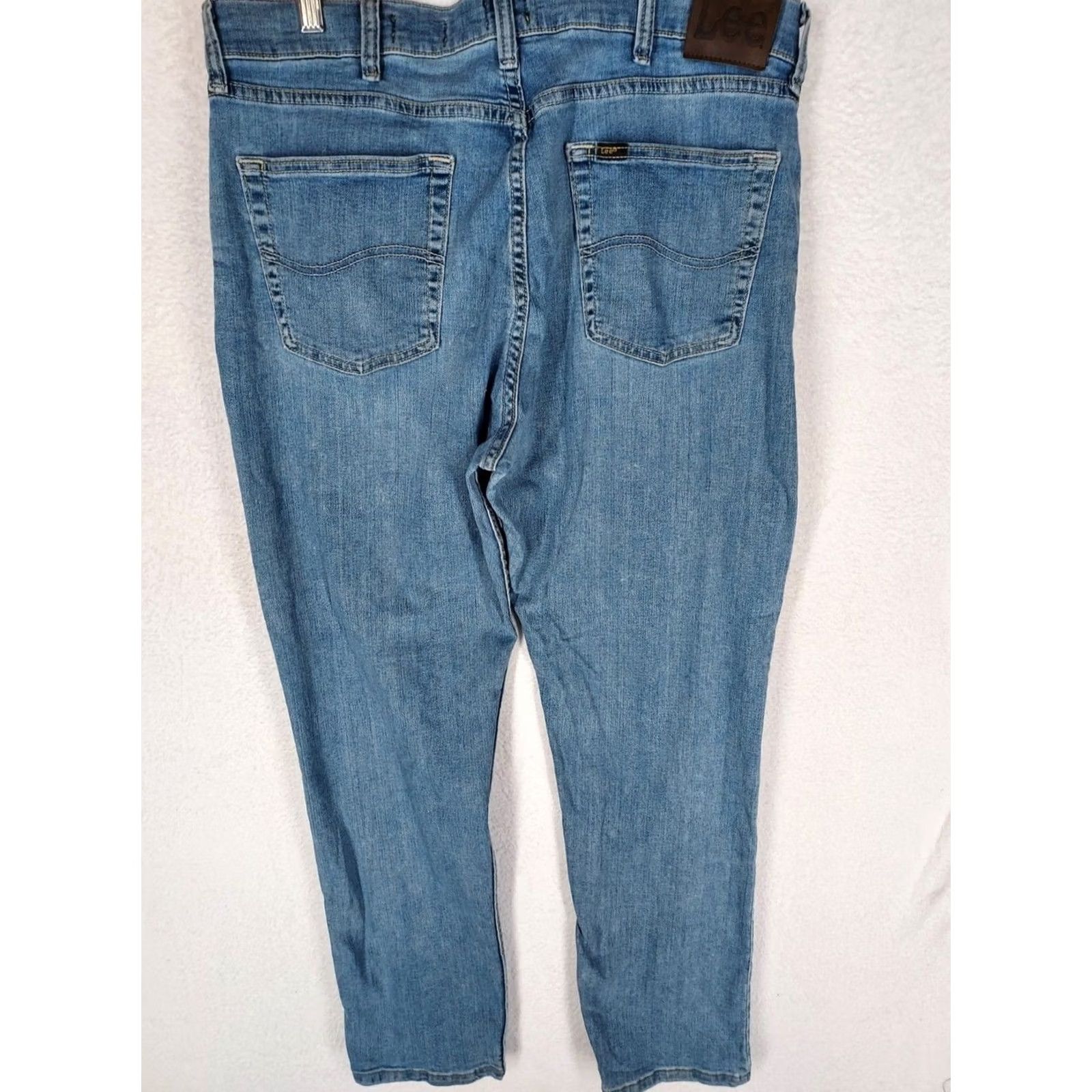 Lee Lee Mens Regular Fit Jeans 34x32 Blue Denim Mid Rise Zip Pocket 5-Pocket Straight Regular Waist 34 Cotton Denim Mexico Size US 34 / EU 50 - 2 Thumbnail