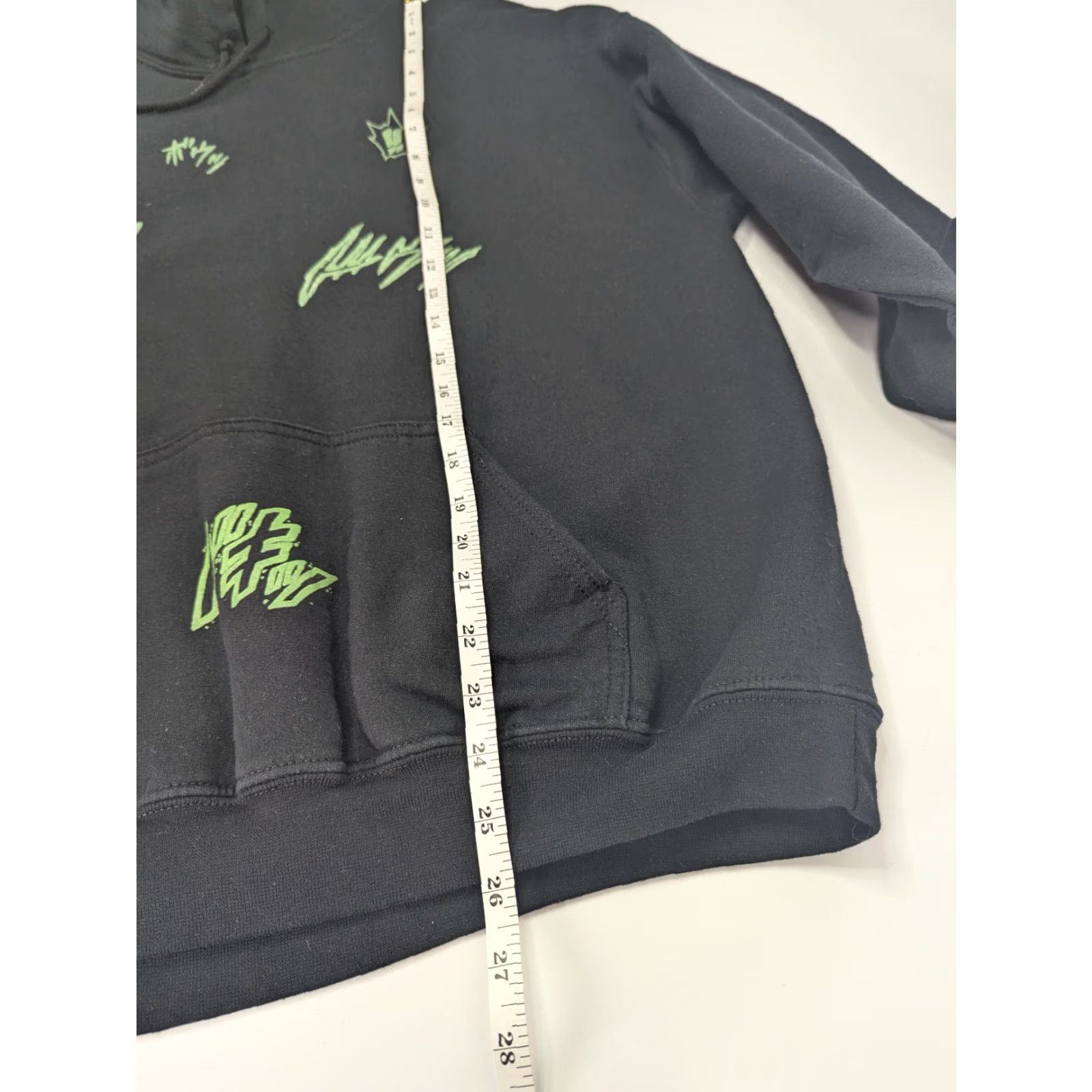 Vintage Atsuko Hoodie Long Sleeve Black Green Pullover Sweatshirt Size L Adult Unisex Graphic Print Pockets Crew Neck Size US L / EU 52-54 / 3 - 6 Thumbnail