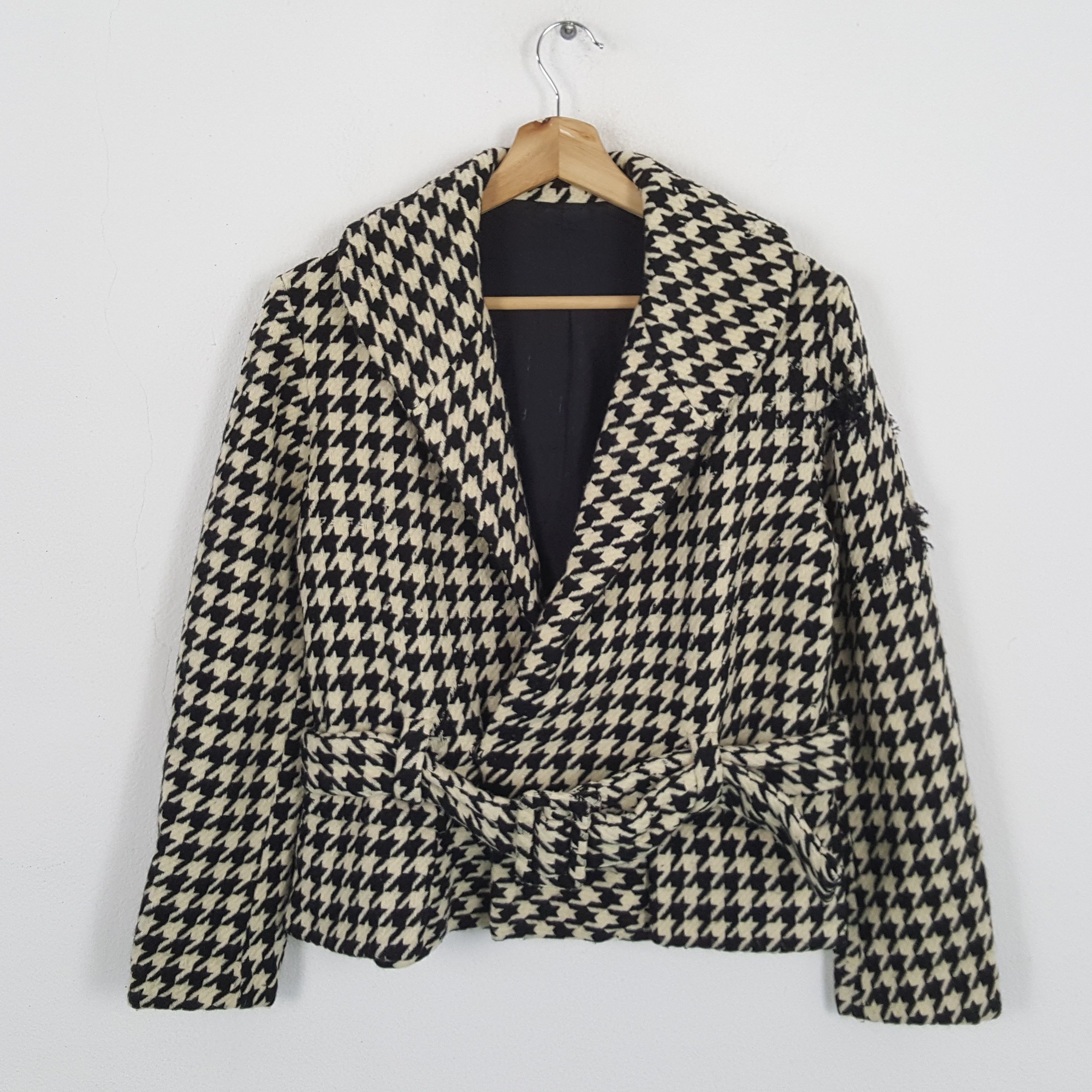 Japanese Brand × Vintage × Yohji Yamamoto Vintage YOHJI YAMAMOTO Japanese Designer Distressed Blazer Size S / US 4 / IT 40 - 1 Thumbnail