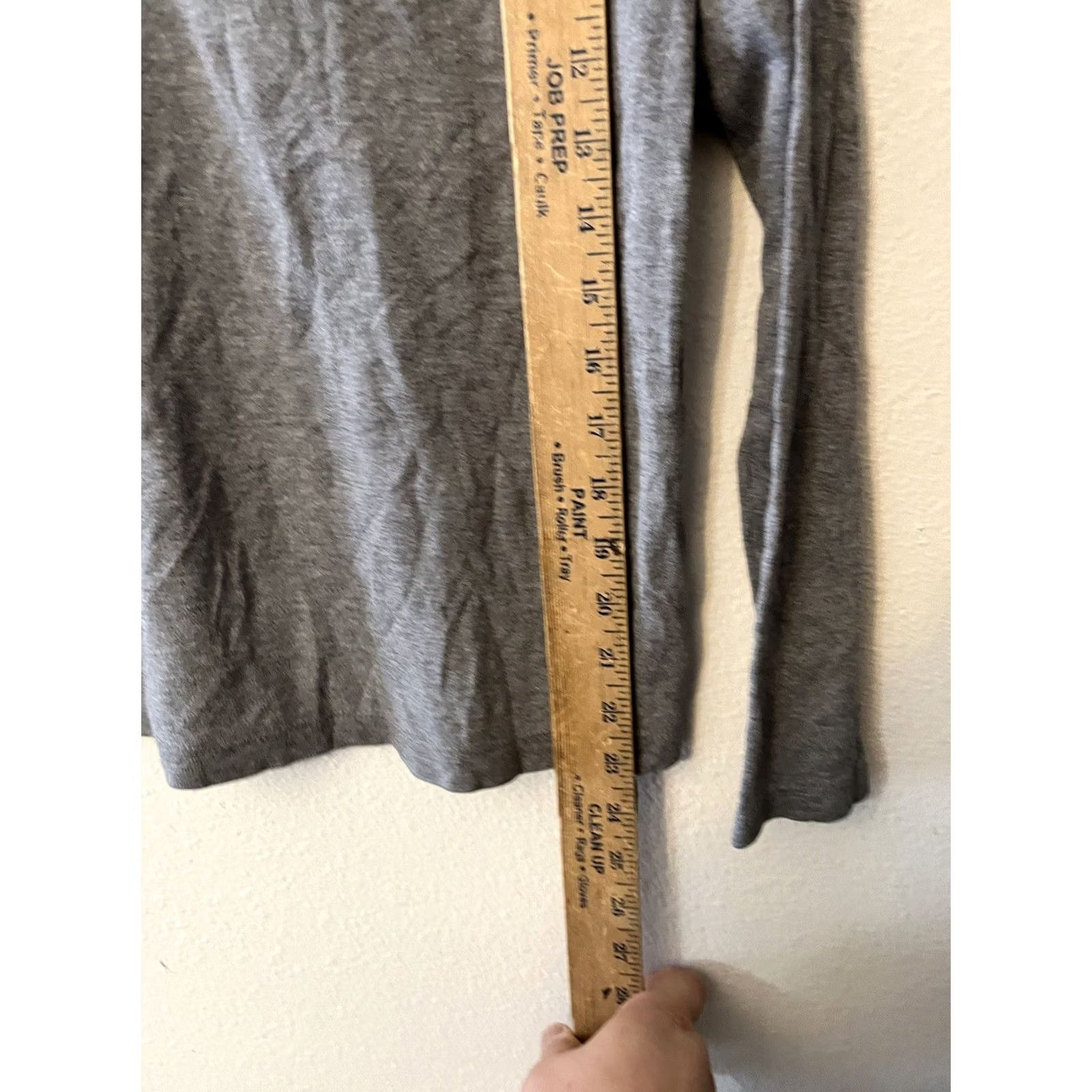 Croft & Barrow Croft & Barrow Shirt Womens Size Small Gray Cardinal Snow Flakes Long Sleeve Regular Fit Round Neck Pullover Casual Fall Spring Summer Womens Size S / US 4 / IT 40 - 4 Thumbnail