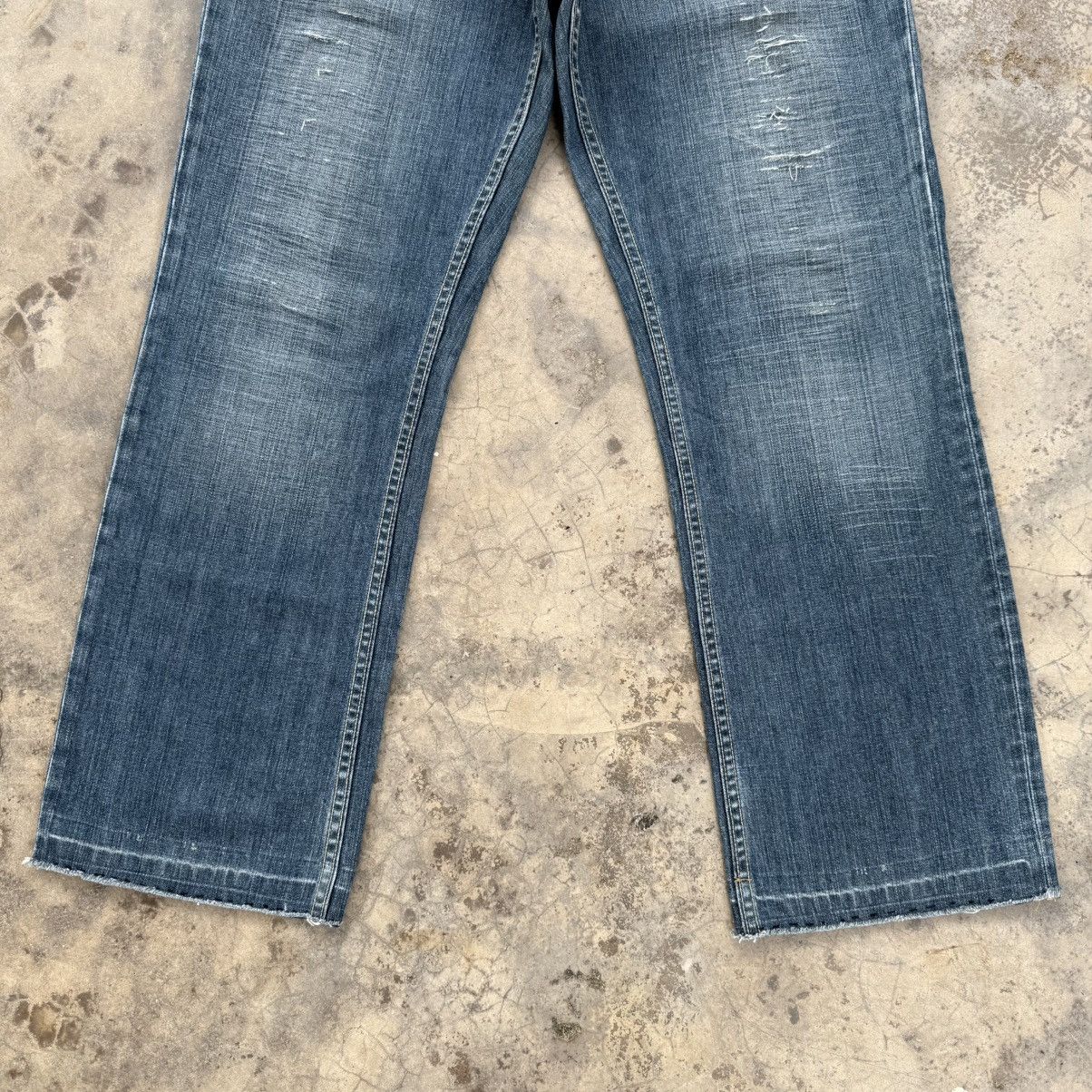 Japanese Brand VINTAGE JAPANESE FADED RIPPED JEANS DENIM PANTS Size US 36 / EU 52 - 3 Thumbnail