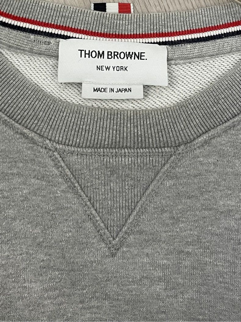 Thom Browne Thom browne Gray four-striped round-neck sweatshirt 2504-Ne Size US XXL / EU 58 / 5 - 6 Thumbnail