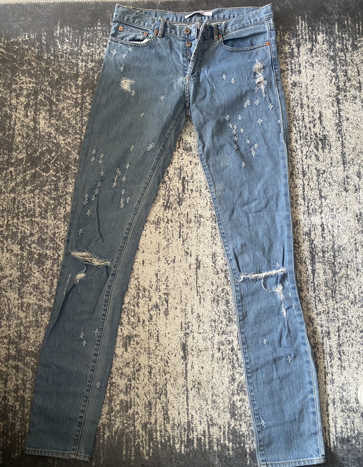 Givenchy Luxury givenchy denim with big logo on pocket Size US 30 / EU 46 - 1 Thumbnail