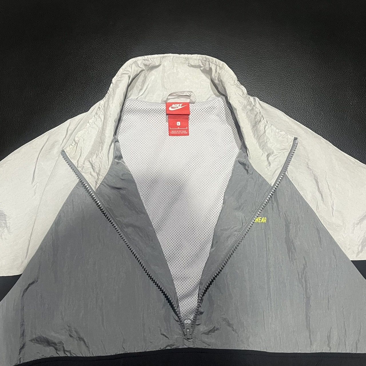Nike Nike Sportswear Air Max 95 Colorways Anorak Pullover Jacket Size US L / EU 52-54 / 3 - 8 Thumbnail