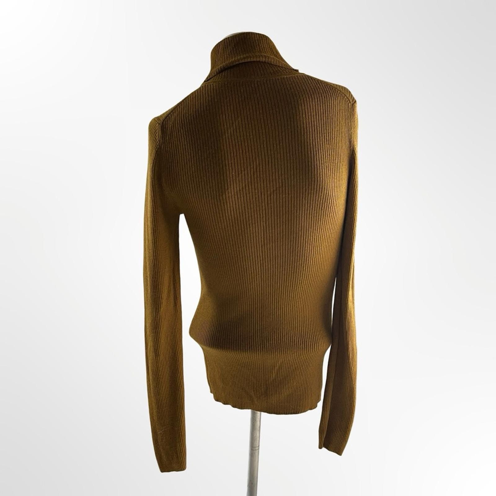 NBDN Nobrandedon Women's Mustard Turtleneck Sweater in Small size Size S / US 4 / IT 40 - 3 Thumbnail