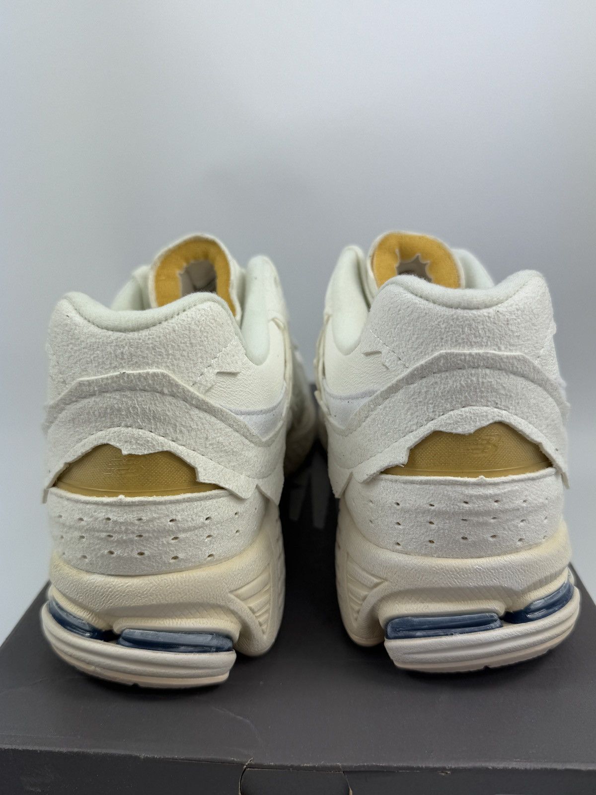 New Balance NEW BALANCE 2002R Size US 8 / EU 41 - 4 Thumbnail
