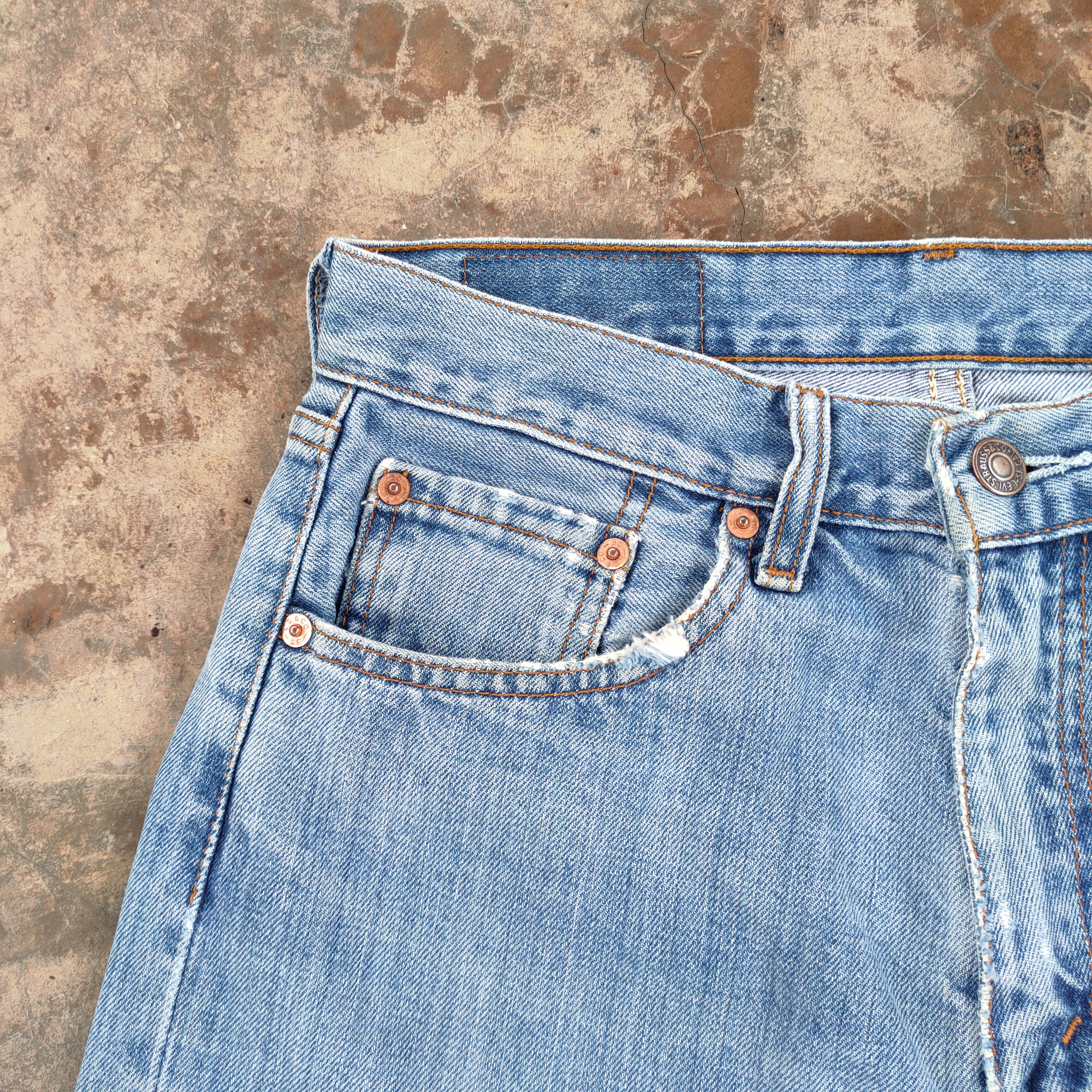 Levi's Vintage Clothing VINTAGE LEVI'S 512 FADED DISTRESSED JEANS DENIM PANTS Size US 30 / EU 46 - 8 Thumbnail