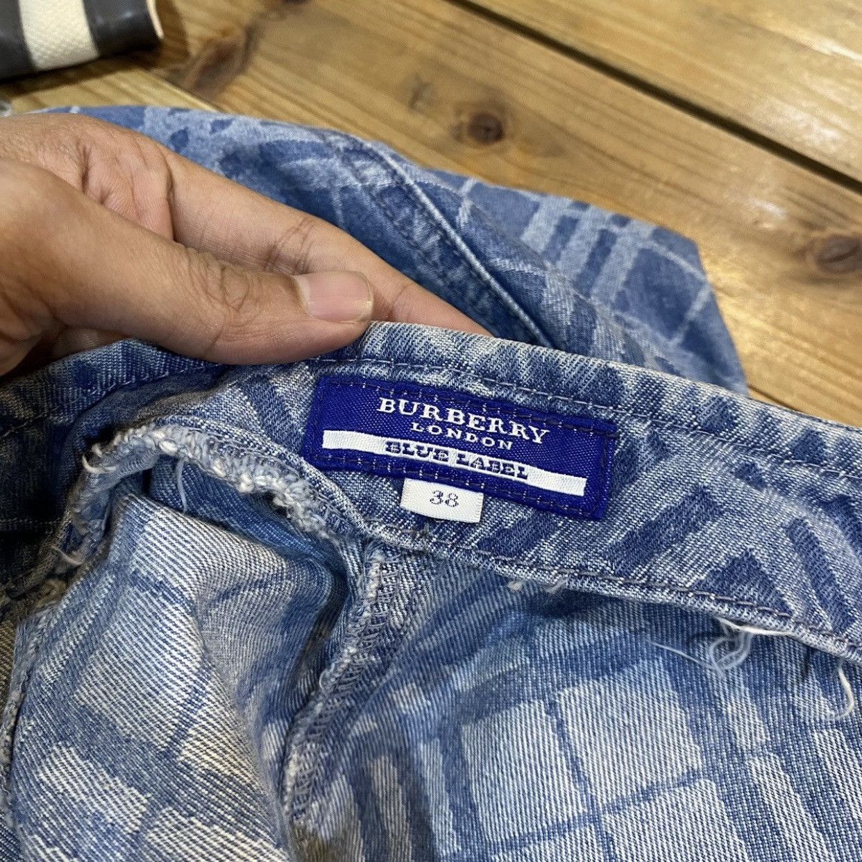 Burberry Burberry Blue Label Skirt Nova Check Denim Size 28" / US 6 / IT 42 - 9 Thumbnail