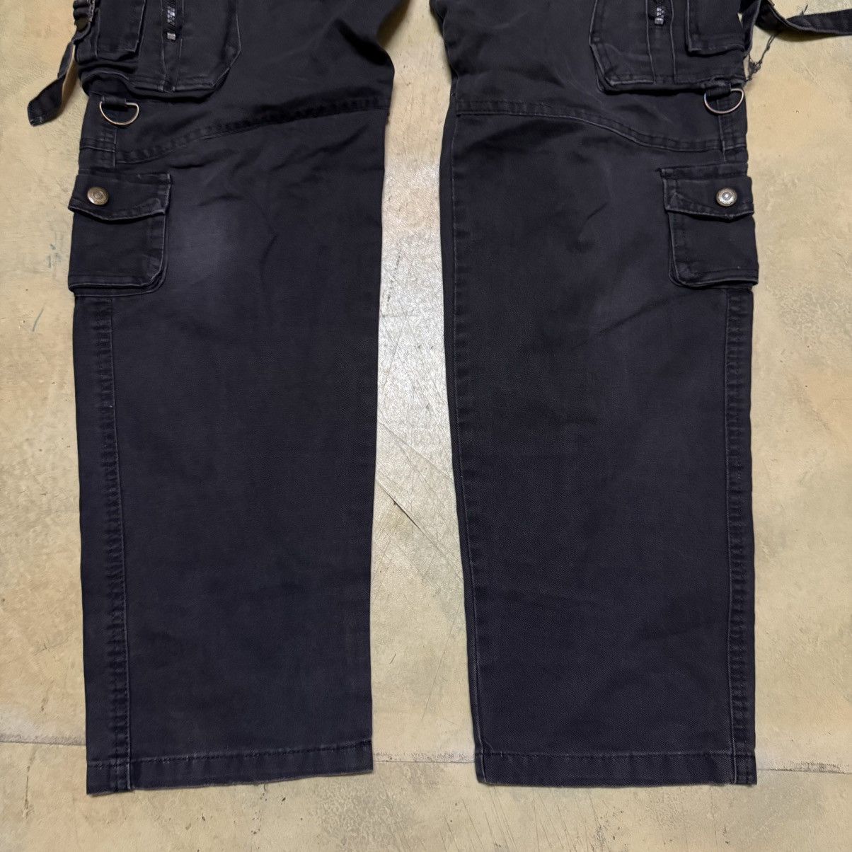 Japanese Brand Distressed Cargo Multi pockets Pants Size US 36 / EU 52 - 5 Thumbnail