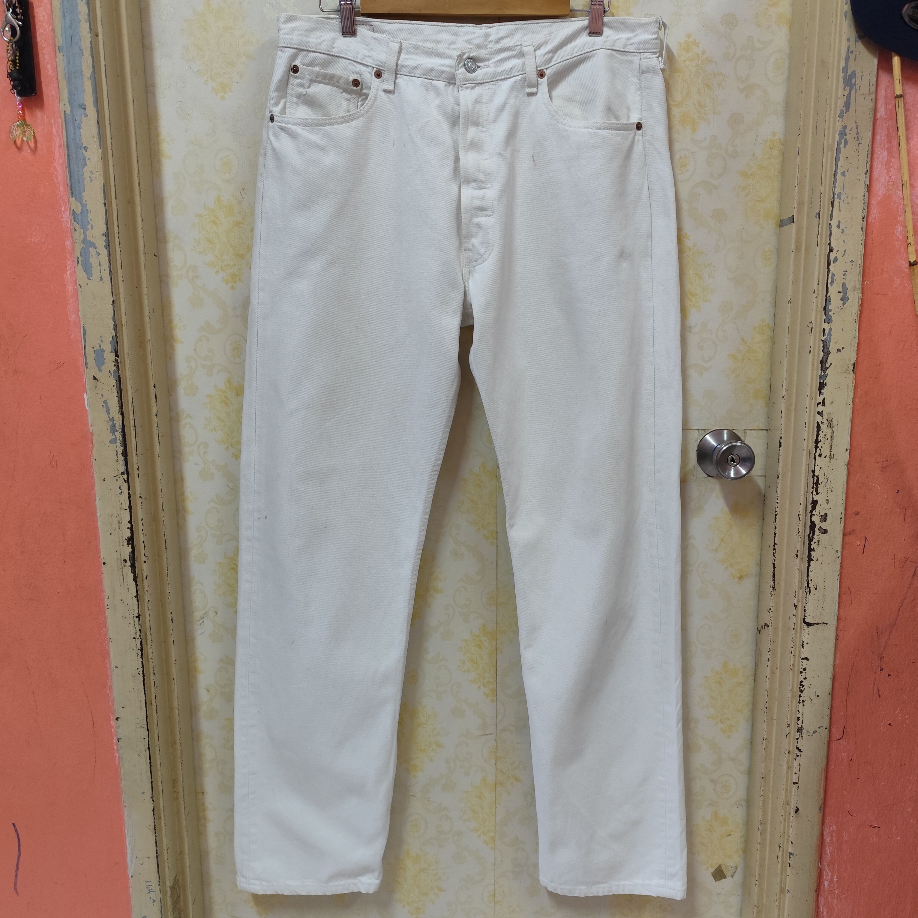 Levi's × Vintage 🇺🇸VINTAGE LEVIS 501 WHITE JEANS MADE IN USA Size US 38 / EU 54 - 1 Thumbnail