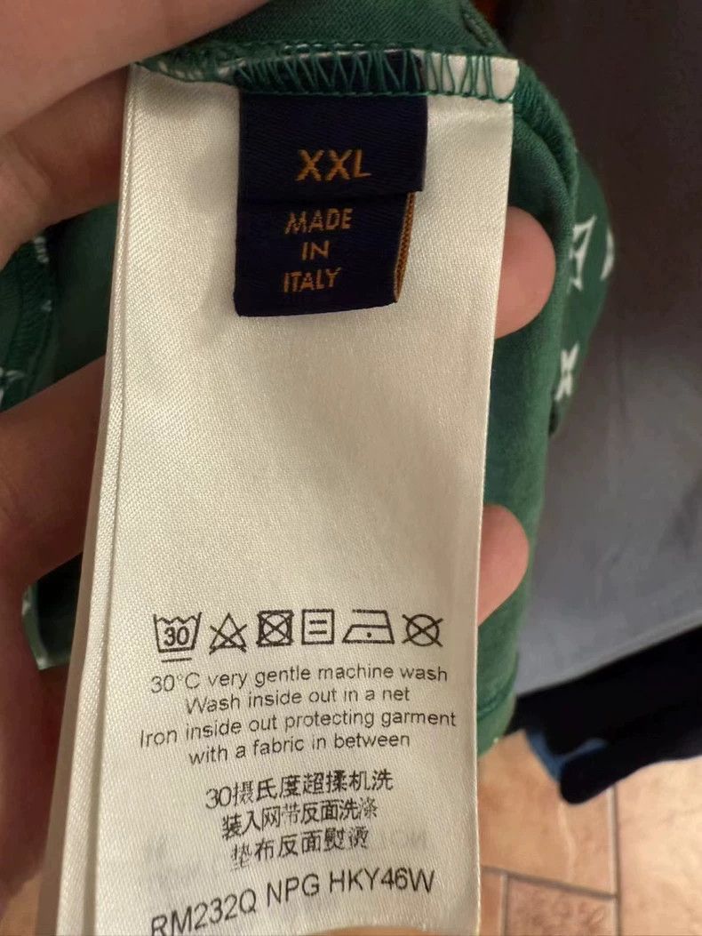 Louis Vuitton Louis Vuitton Green Gradient Print T-shirt Size US XXL / EU 58 / 5 - 4 Thumbnail