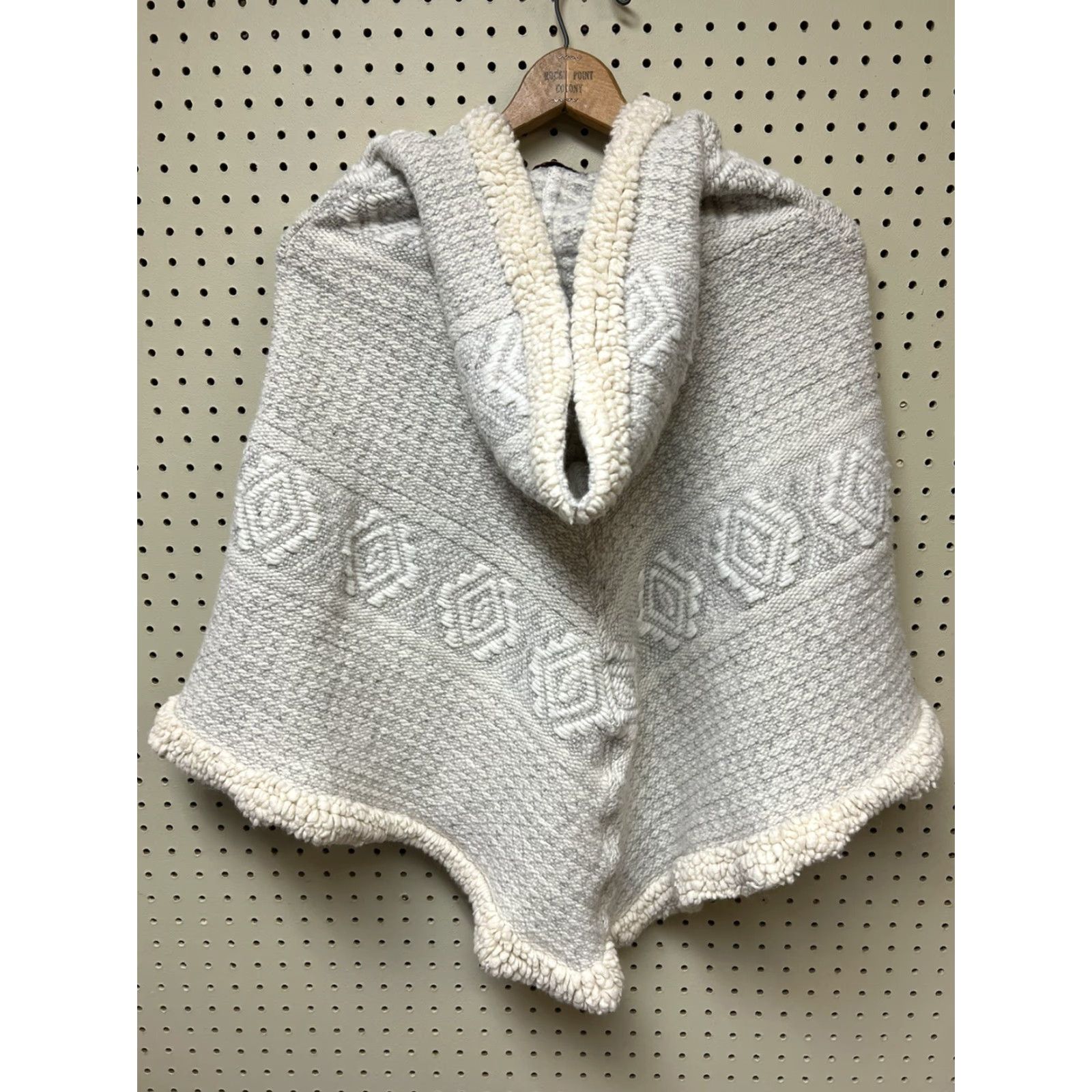 Vintage VINTAGE Milmarte Poncho Women's S Hooded Beige Wool Short Boho Ecador Size S / US 4 / IT 40 - 3 Thumbnail