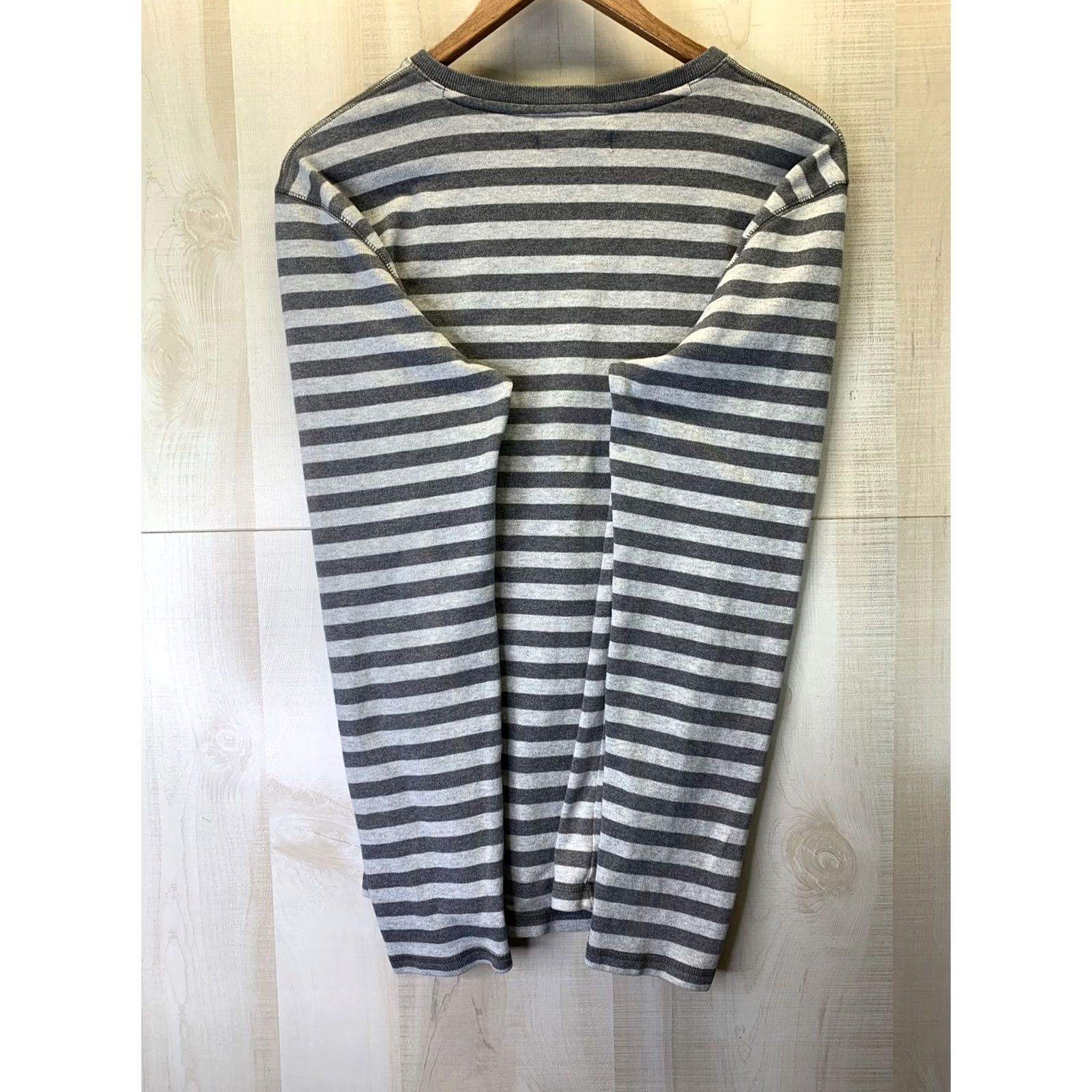 Banana Republic Banana Republic Mens SZ M Gray Stripe V Neck Tight Knit Long Sleeve Shirt -3320 -Pre-Owned Size US M / EU 48-50 / 2 - 7 Thumbnail