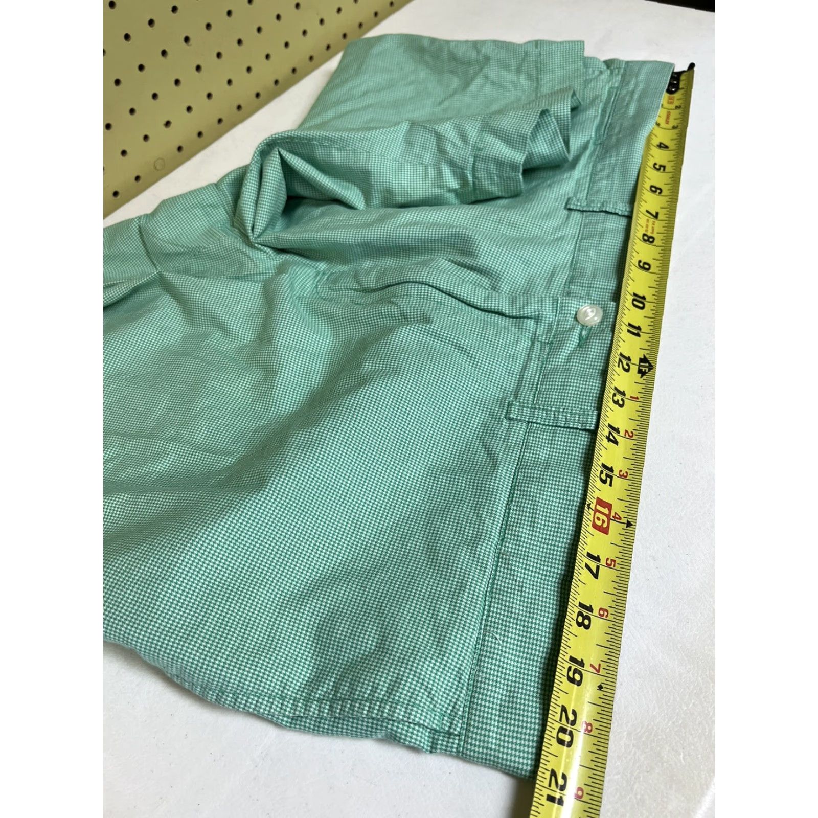 Polo Ralph Lauren VINTAGE Polo Ralph Lauren Green White Houndstooth Plaid Flat Front Shorts Men 42 Bermuda Cotton Flat Front Green Mens 42 Size US XL / EU 56 / 4 - 7 Thumbnail