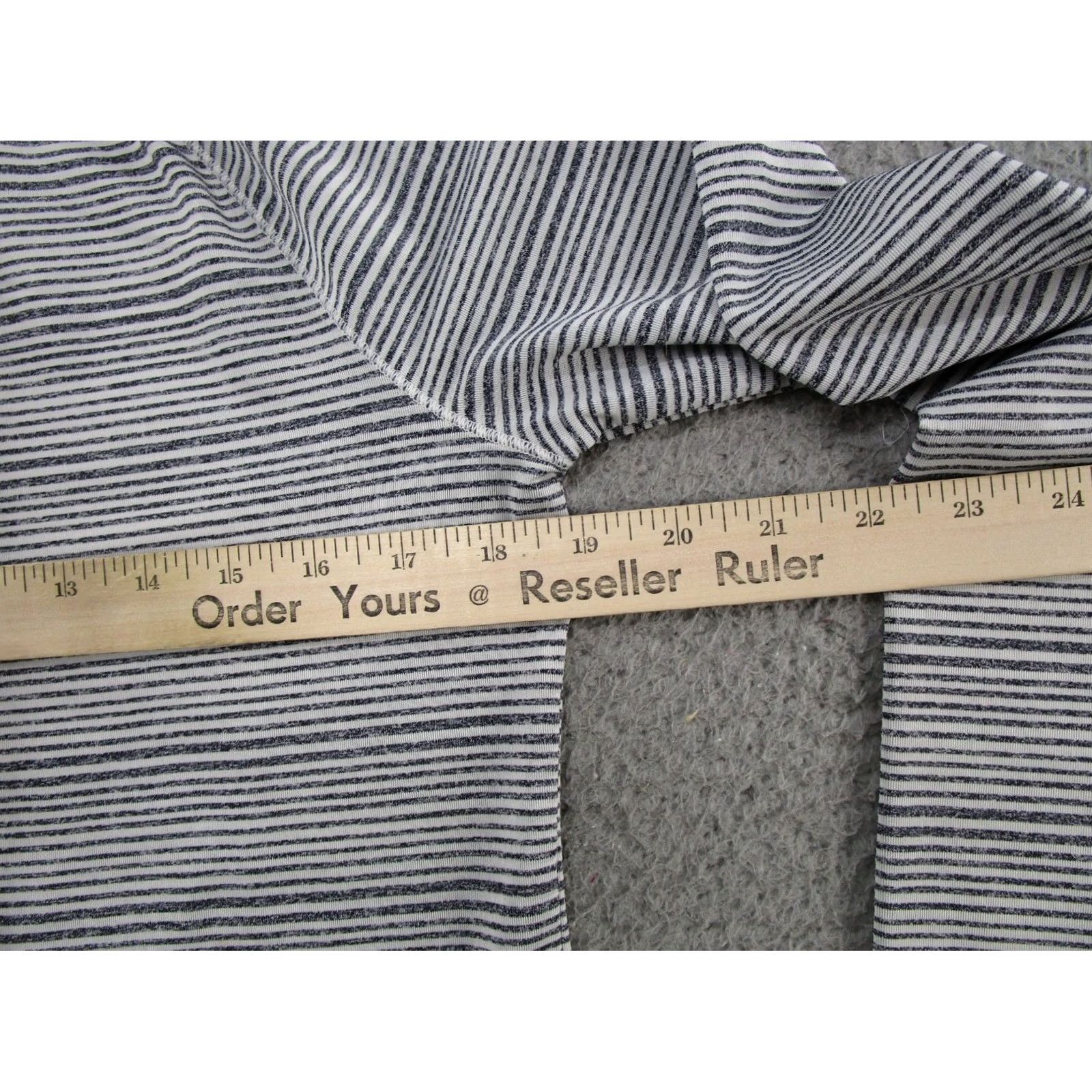 Under Armour Under Armour Striped Blue White Long Sleeve Collared Shirt Womens Size M Size M / US 6-8 / IT 42-44 - 5 Thumbnail