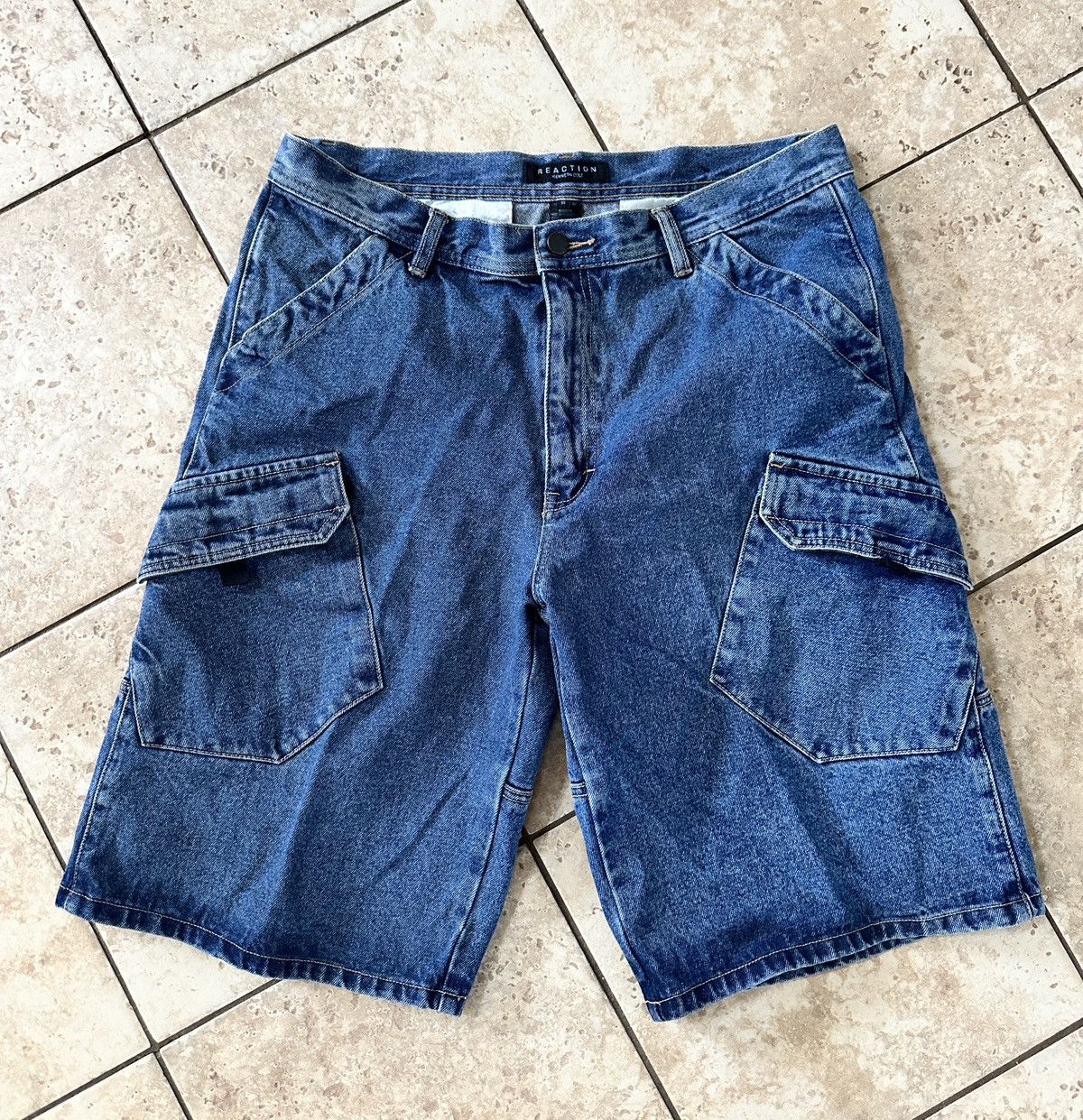 Kenneth Cole Vintage Kenneth Cole Reaction Jean Shorts Size US 36 / EU 52 - 1 Thumbnail
