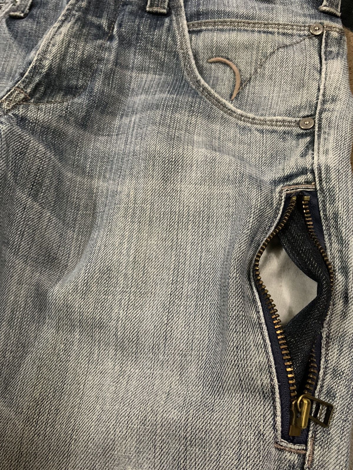 Undercover × Uniqlo Vintage Japanese Back Number Buckle Back Punk Style Jeans Size US 30 / EU 46 - 8 Thumbnail