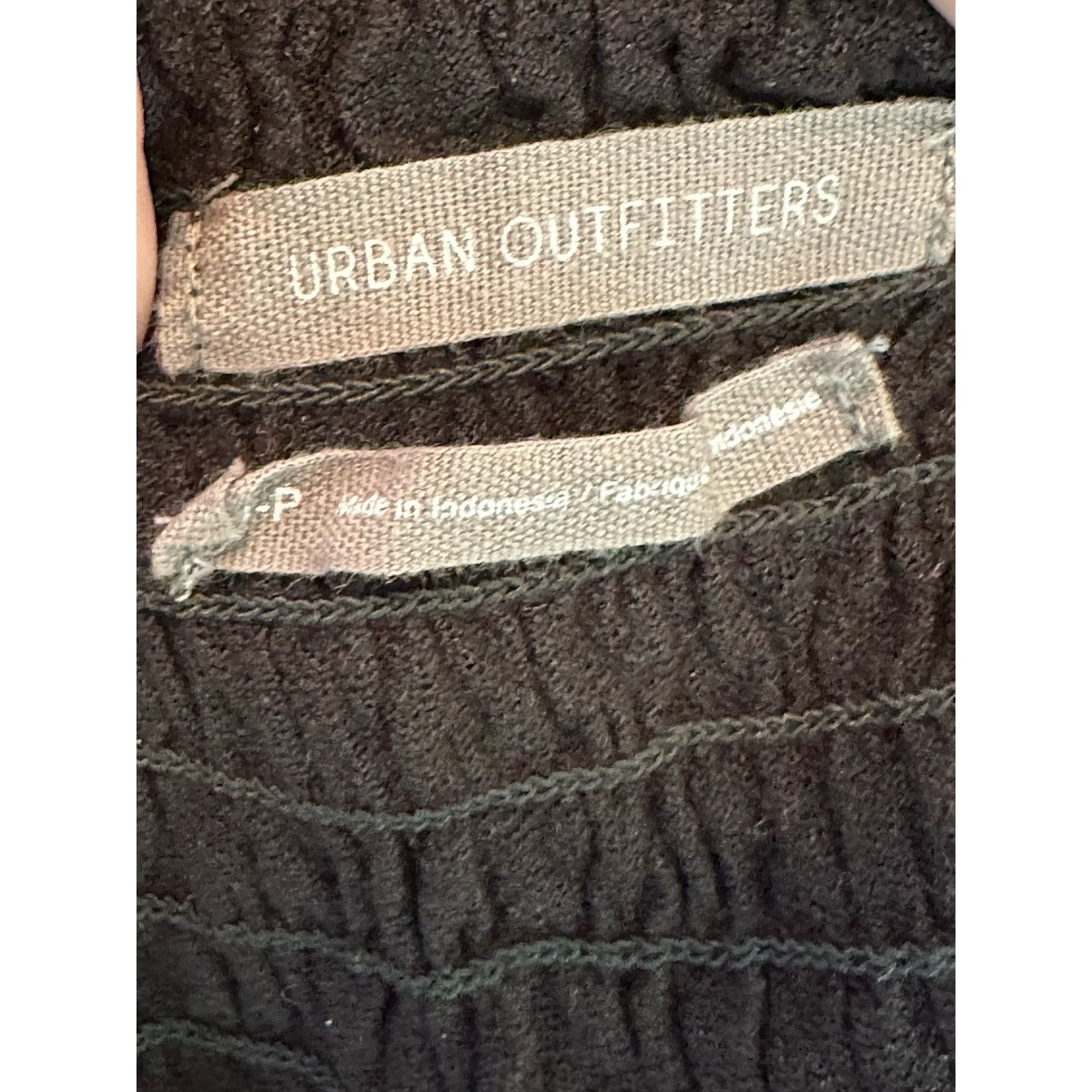 Urban Outfitters Urban Outfitters Cropped Short Sleeves Top size Small Size S / US 4 / IT 40 - 3 Thumbnail