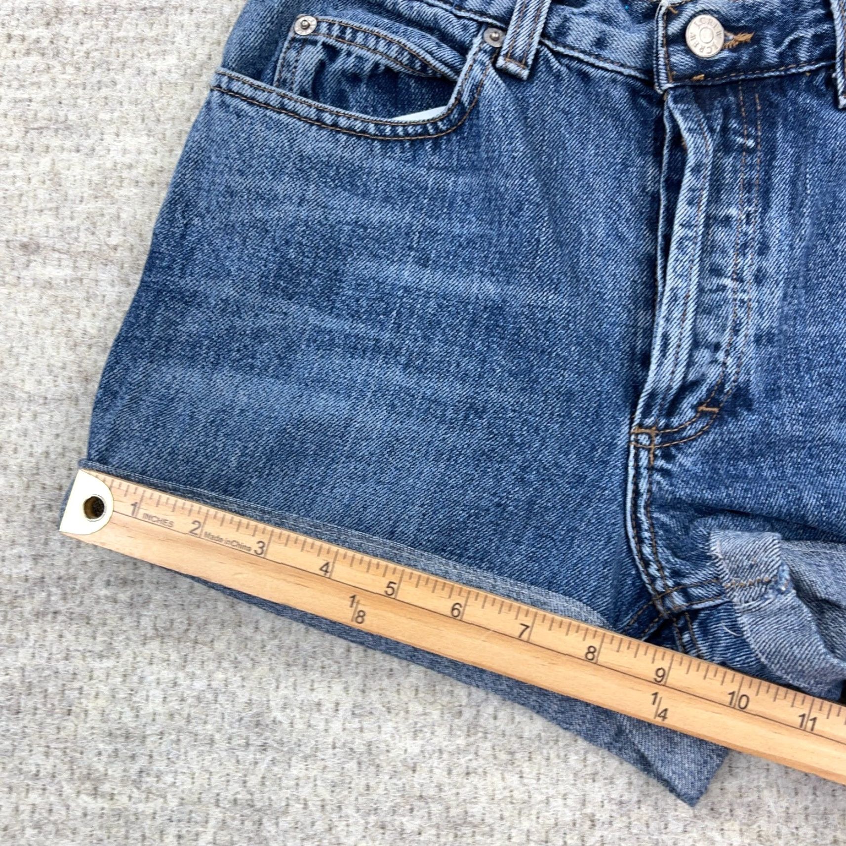 J.Crew J Crew Shorts Women 6 Cuffed Jean Jorts Button Fly Med Wash Bow Made In USA Size 28" / US 6 / IT 42 - 6 Thumbnail