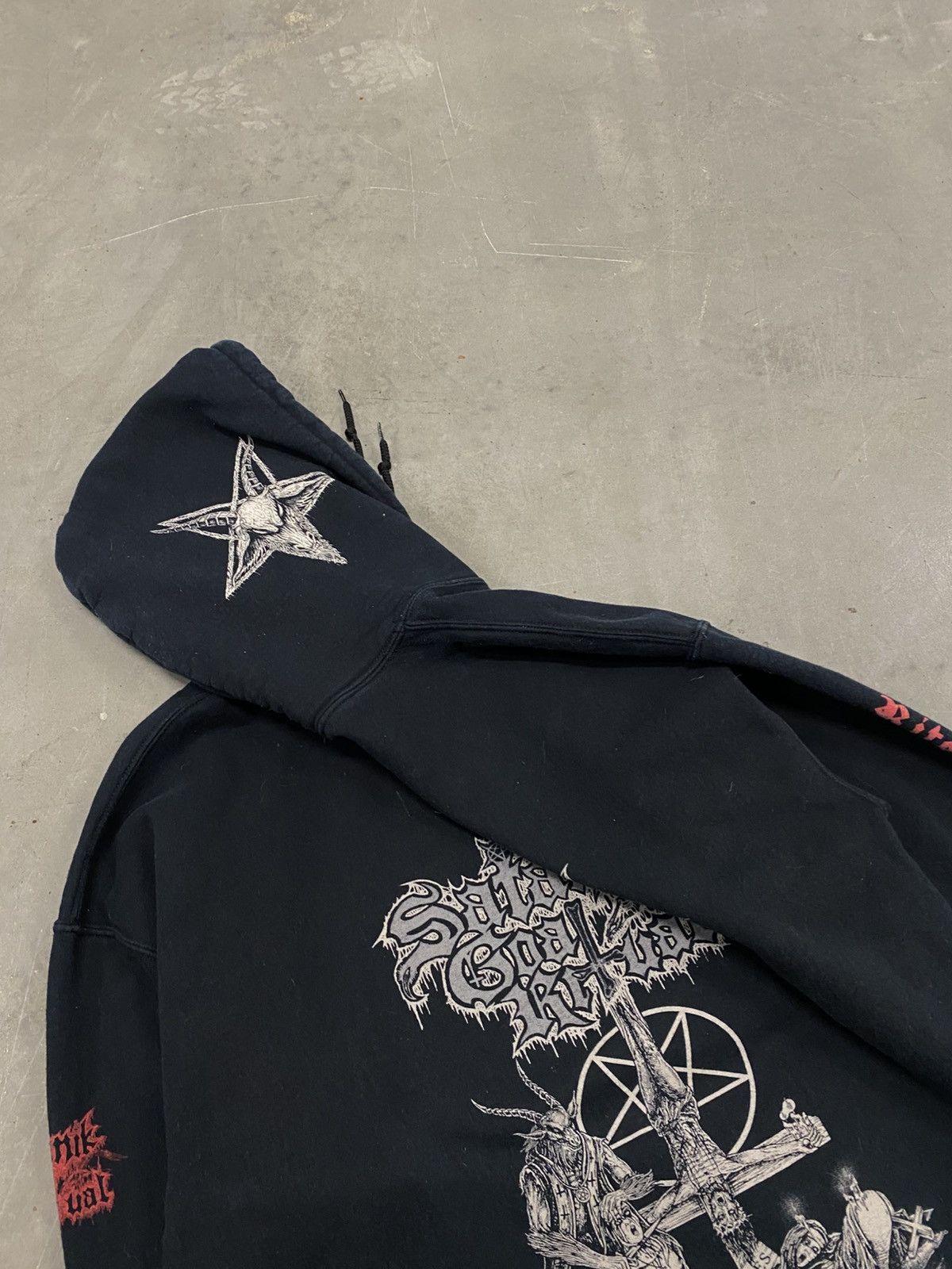 Vintage Vintage satanik goat ritual hoodie dark metal erd goth evil Size US L / EU 52-54 / 3 - 4 Thumbnail