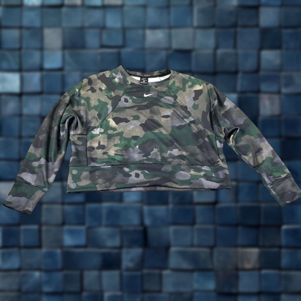 Nike Nike Sportswear Training Rebel Fleece Crop Camo Sweatshirt Womens L Green CV7250-723 Size L / US 10 / IT 46 - 1 Thumbnail