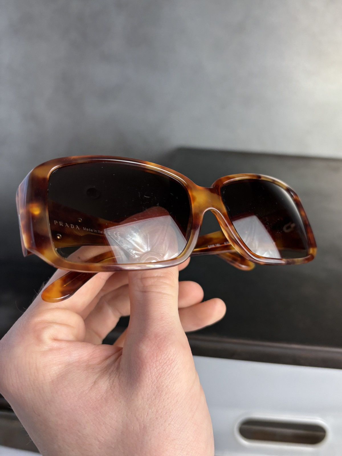 Prada Vintage Prada Sunglasses Triangle Logo SPR 16L 2009 Wayfarer Size ONE SIZE - 10 Thumbnail