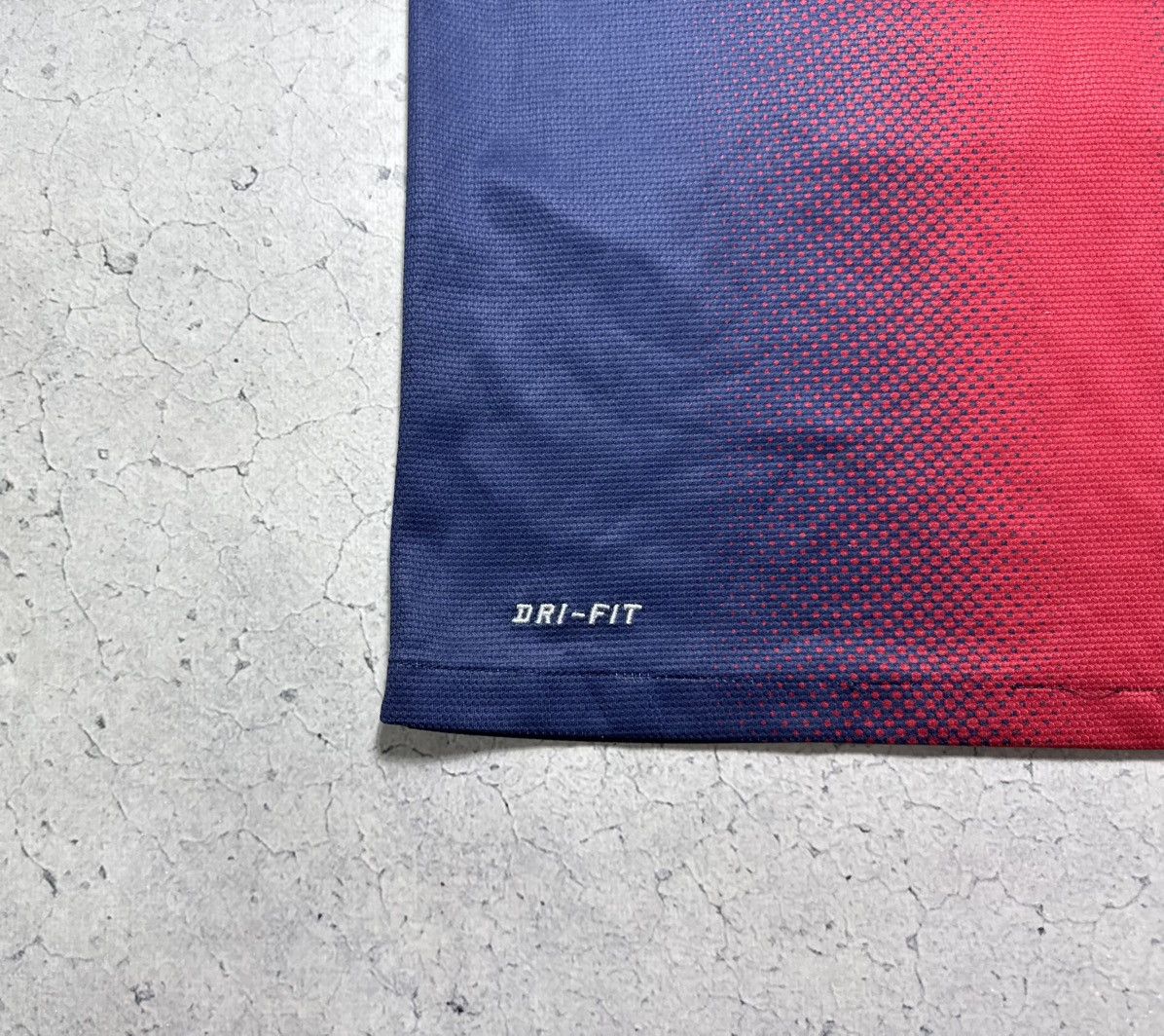 Nike Nike FC Barcelona Vintage Soccer Jersey 2012/2013 Y2K Size US S / EU 44-46 / 1 - 3 Thumbnail