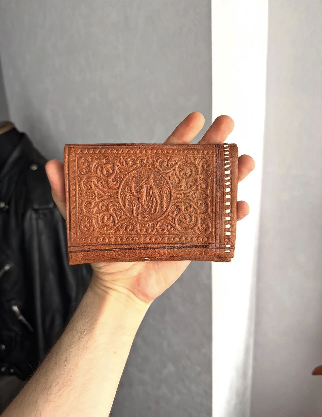 Handmade Moroccan hand tooled soft leather bifold wallet Size ONE SIZE - 1 Thumbnail