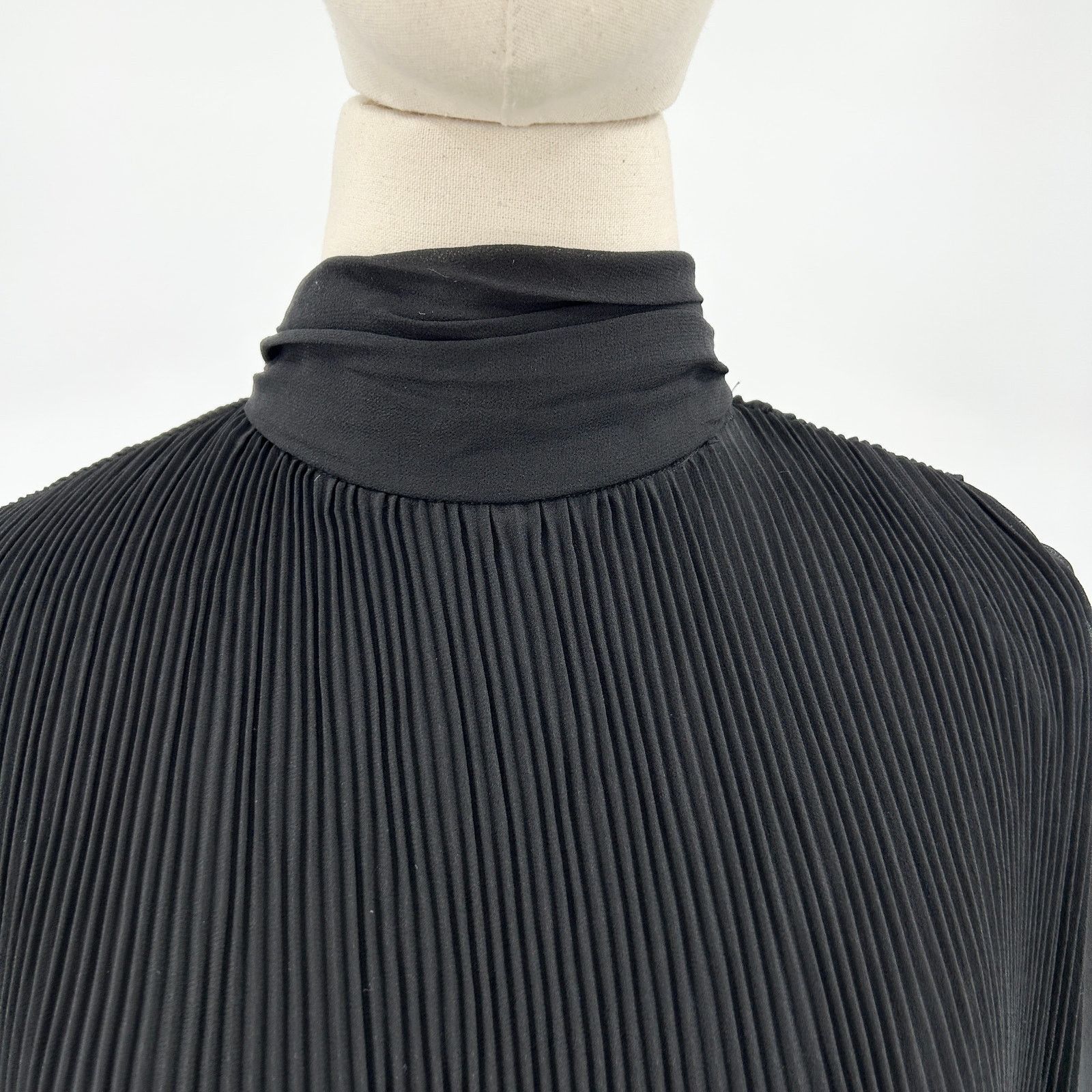 Elie Tahari Elie Tahari Black Micro Pleat Sheer Sleeve Maxi Dress Size L / US 10 / IT 46 - 2 Thumbnail