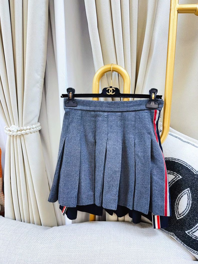 Thom Browne Thom browne Pleated skirt 2504-Nextarrow Size 25" / US 0 / IT 36 - 1 Thumbnail