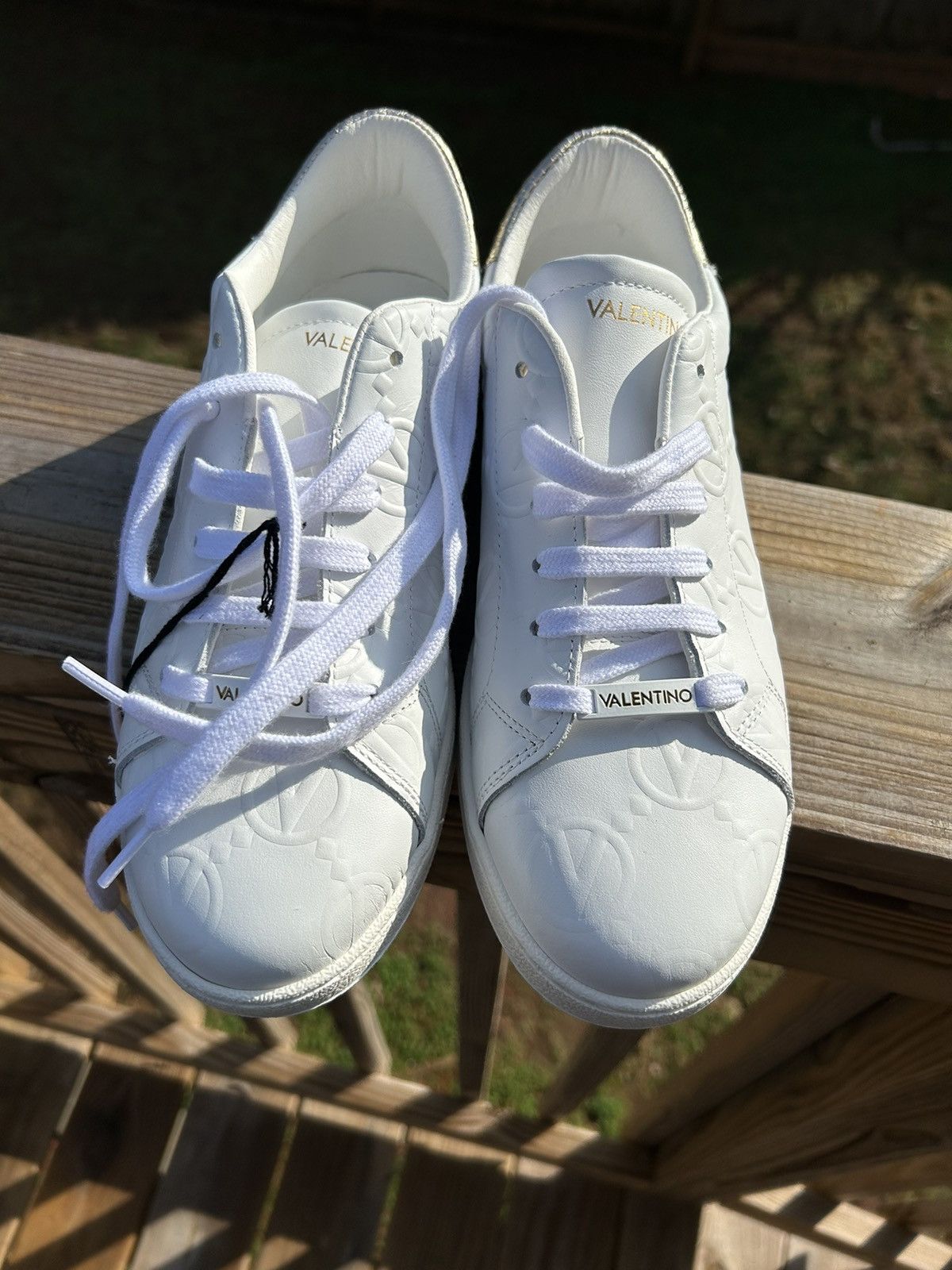 Mario Valentino Valentino White Sneakers with Cream Detail Size US 9 / IT 39 - 16 Thumbnail