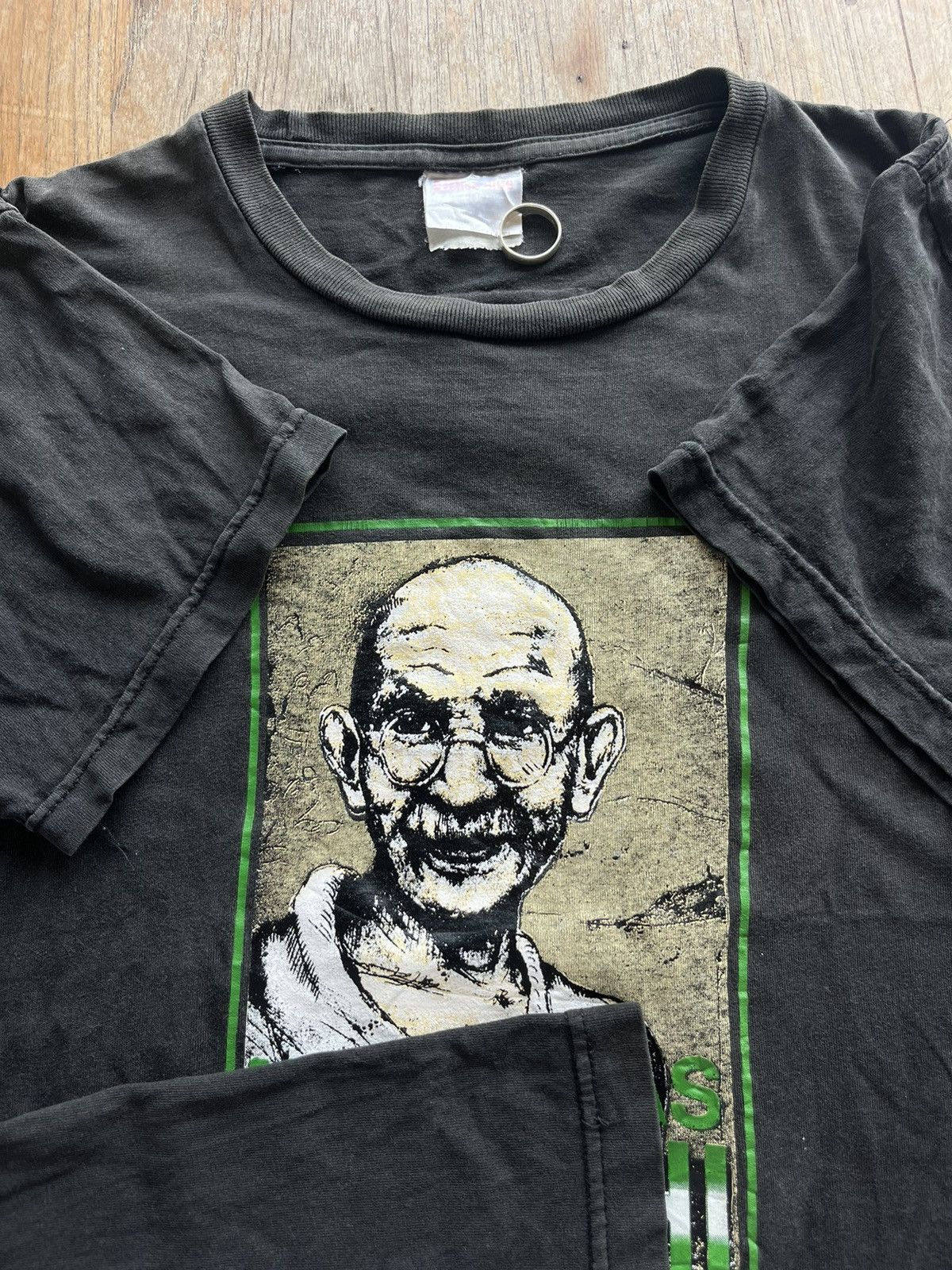 Vintage Vintage Mohandas GANDHI Father of India big face T-shirt Size US M / EU 48-50 / 2 - 7 Thumbnail