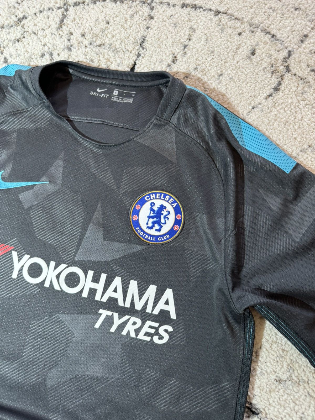 Chelsea Soccer × Nike × Vintage Vintage Chelsea 2017/18 Third Nike Jersey Blokcore Small Size US S / EU 44-46 / 1 - 5 Thumbnail