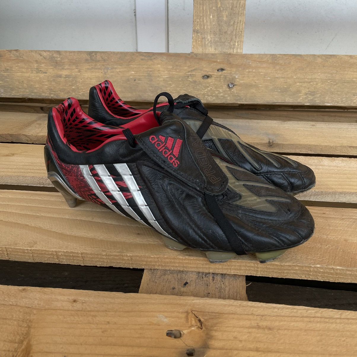 Adidas predator powerswerve champions league online