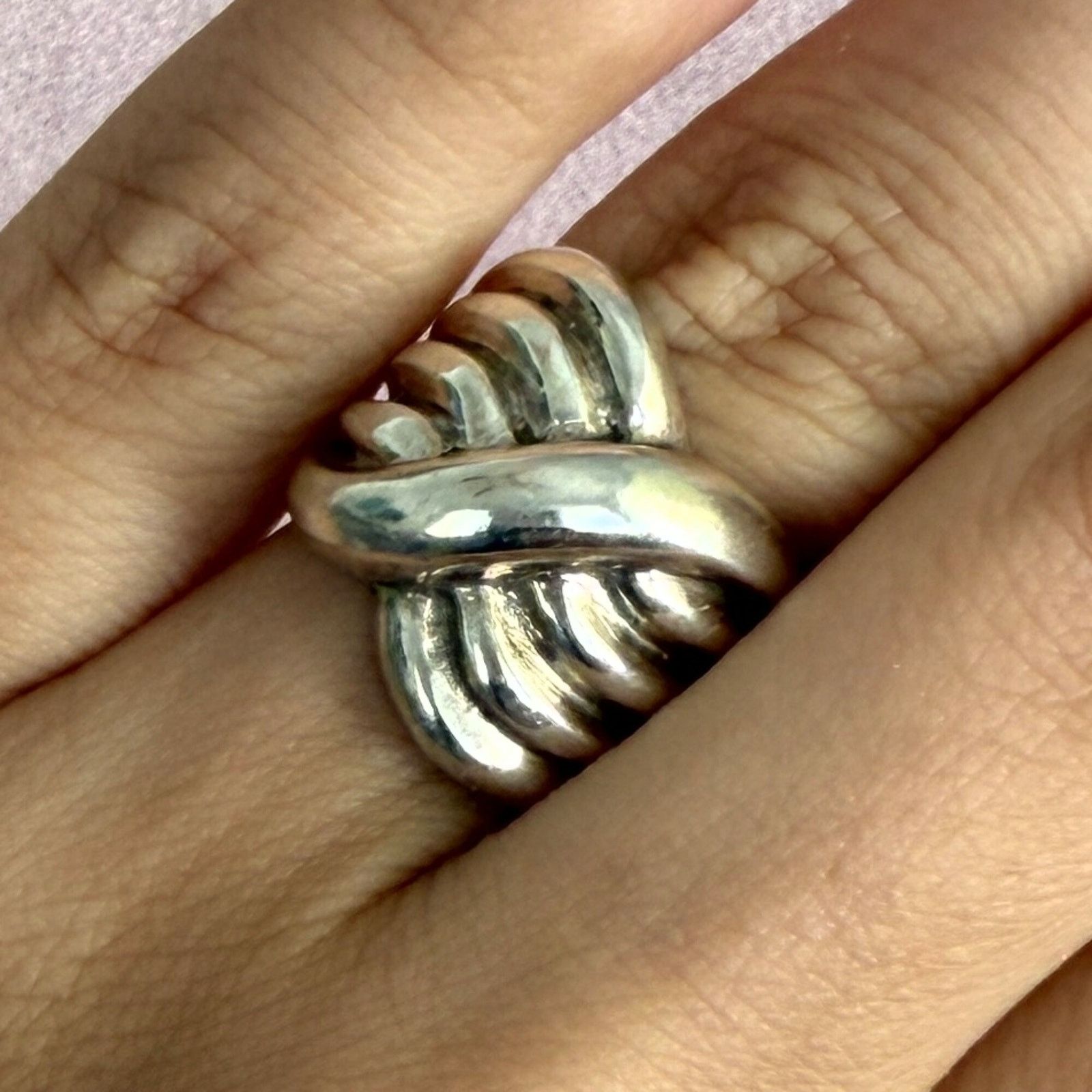 Sterling Silver sterling silver vintage scalloped crossover ring size 5.5 Size ONE SIZE - 1 Thumbnail