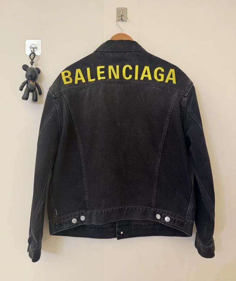 Balenciaga Balenciaga Yellow Embroidered Letter Jacket Size US M / EU 48-50 / 2 - 2 Thumbnail