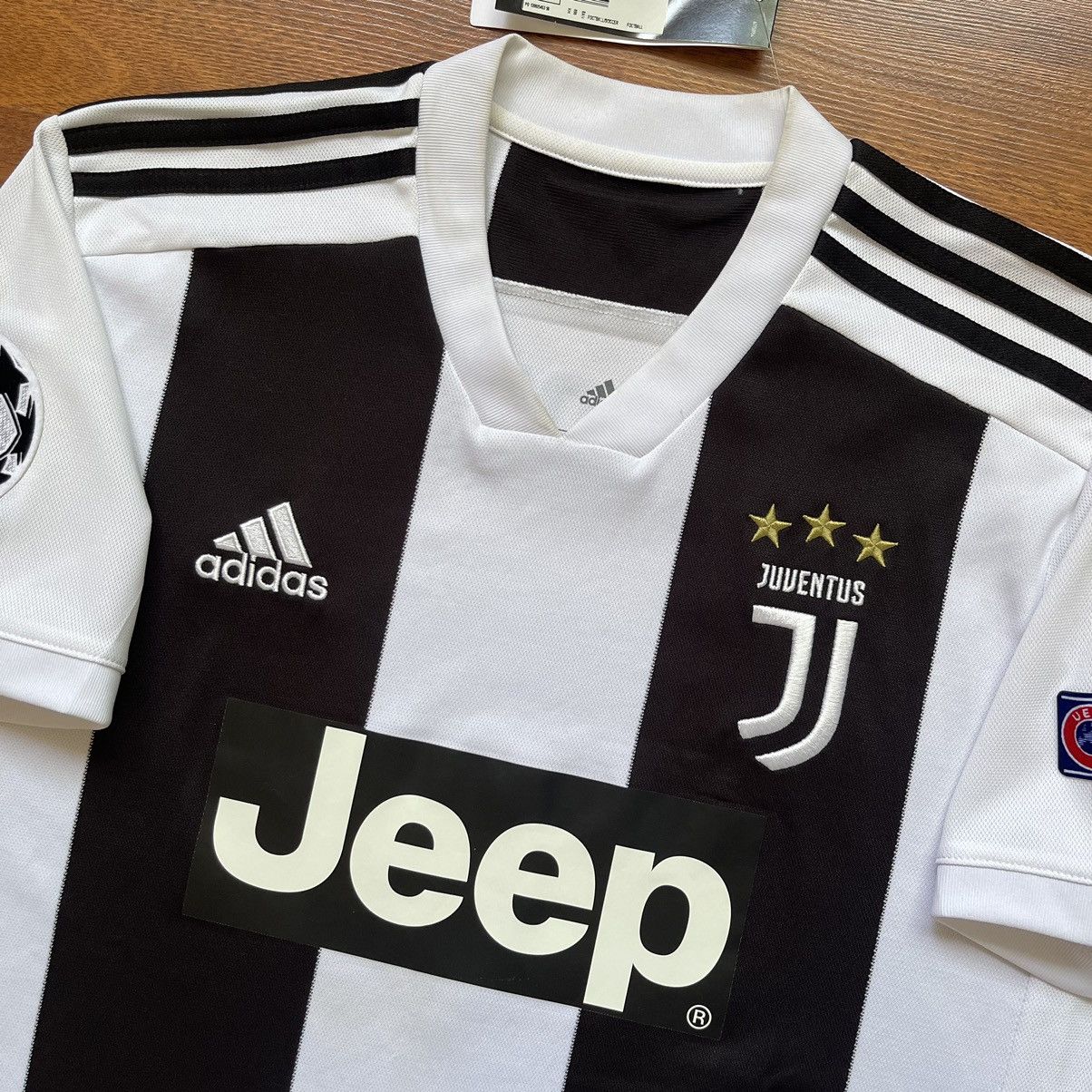 Adidas JUVENTUS ADIDAS 2018/2019 FOOTBALL HOME JERSEY #7 RONALDO Size US M / EU 48-50 / 2 - 4 Thumbnail