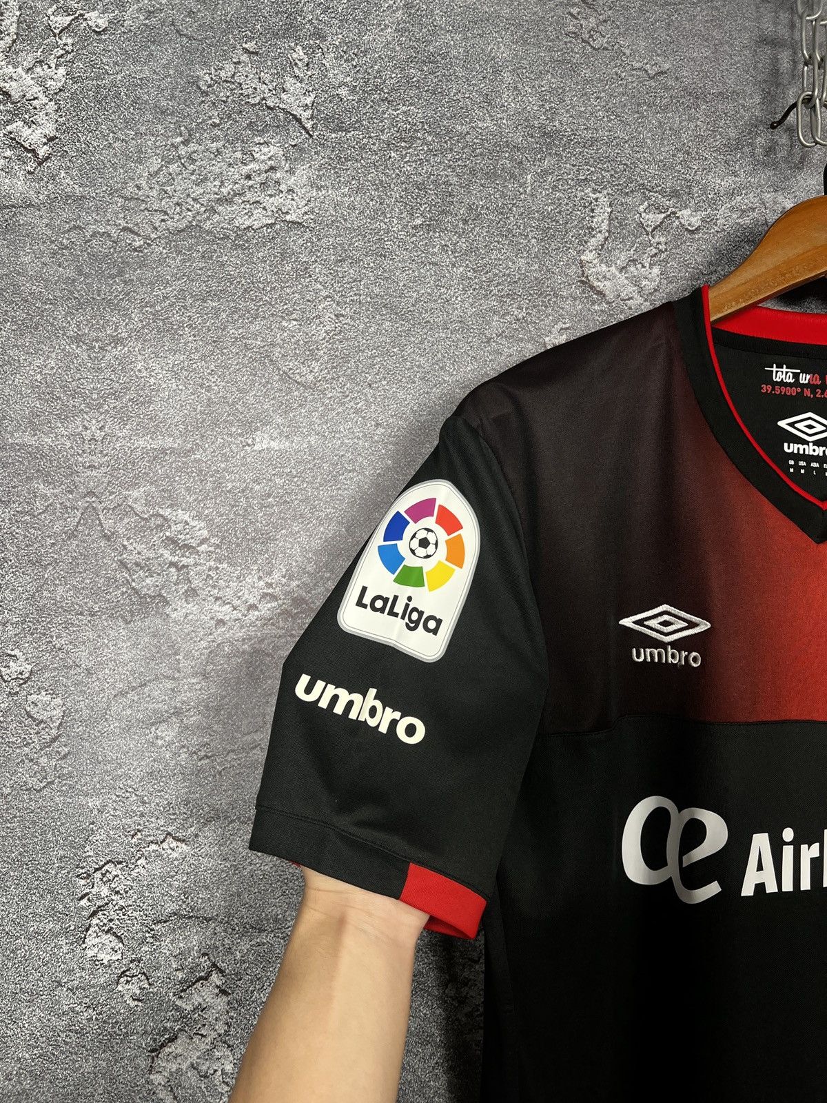 Umbro Umbro Mallorca 2016/17 Jersey T-shirt Size M Size US M / EU 48-50 / 2 - 3 Thumbnail